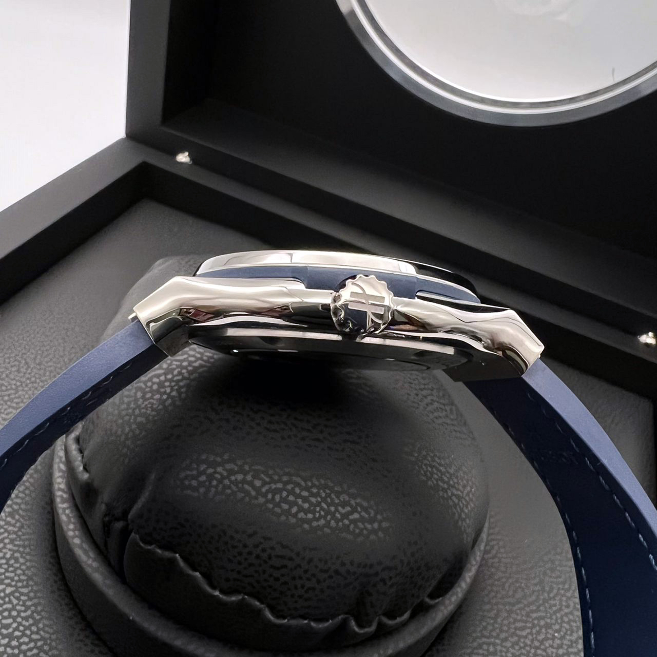 Hublot Classic Fusion Titanium Blue 38 mm 565.NX.7170.LR