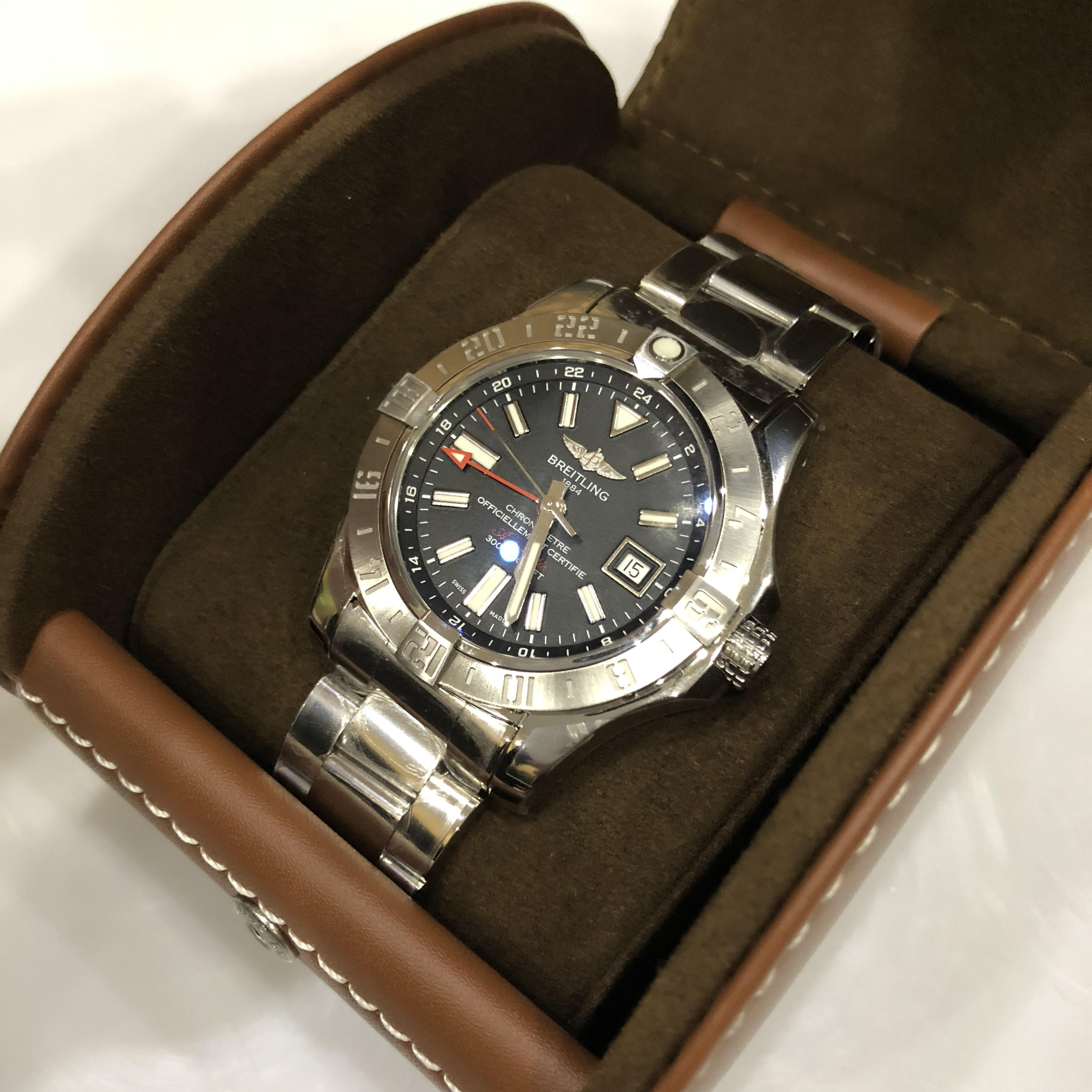 Breitling Avenger II GMT 43 mm  A3239011/BC35/170A