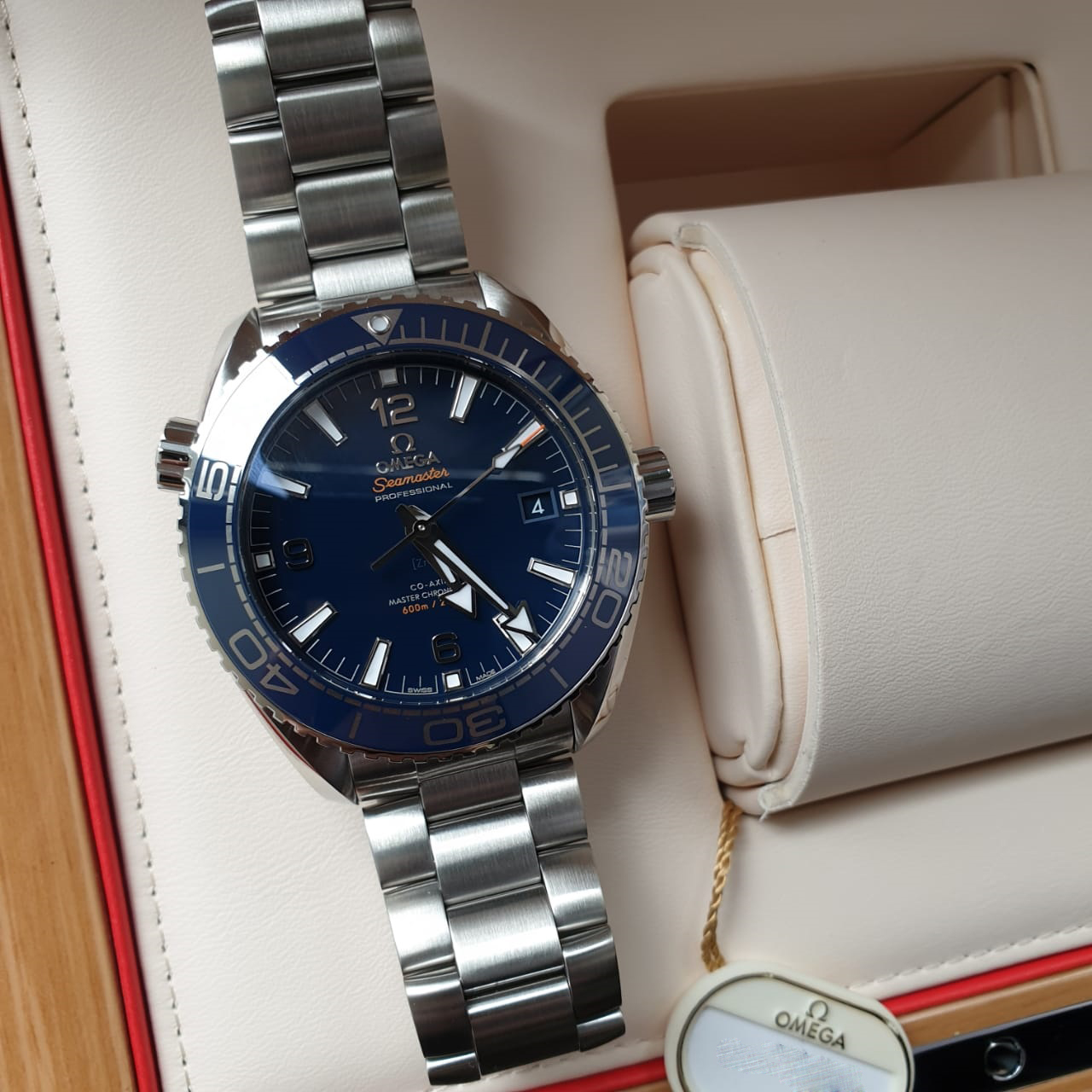 Omega Seamaster Planet Ocean 600m Co-Axial Master Chronometer 43.5 mm 215.30.44.21.03.001