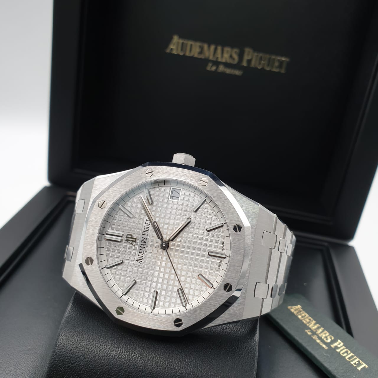 Audemars Piguet Royal Oak Selfwinding 41 mm 15500ST.OO.1220ST.04