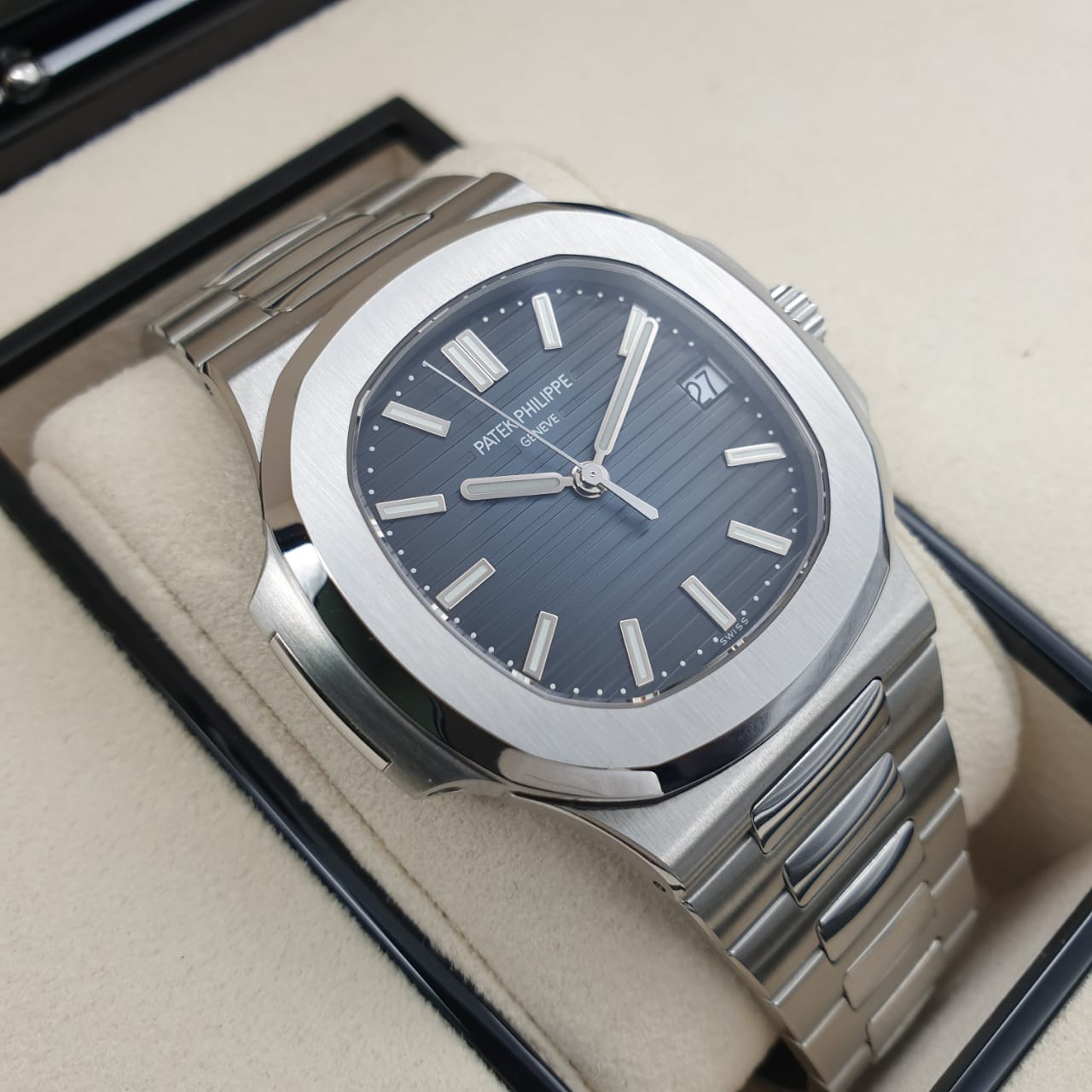 Patek Philippe Nautilus 40 mm 5711/1A-010