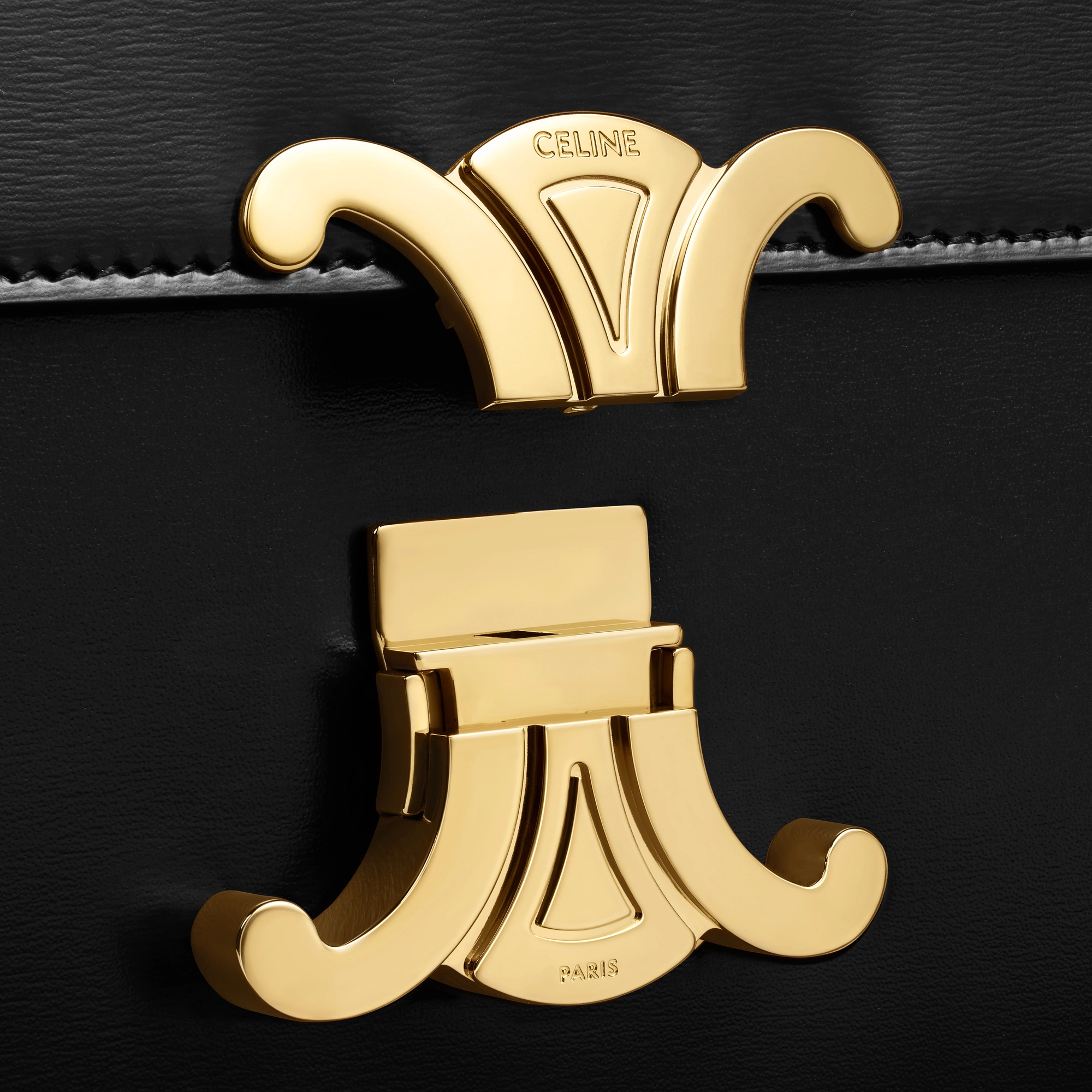 Сумка Celine Teen Triomphe Bag In Shiny Calfskin Black 187363BF4.38NO