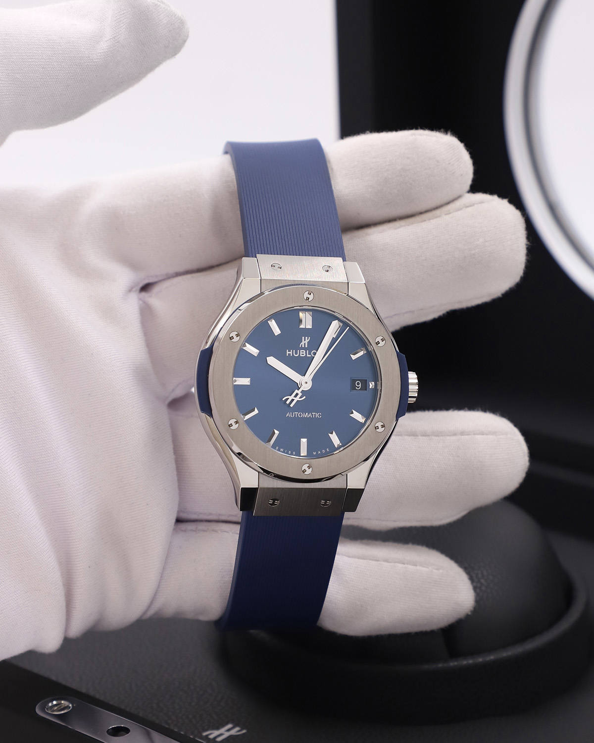 Hublot Classic Fusion Titanium Blue 38 mm 565.NX.7170.RX