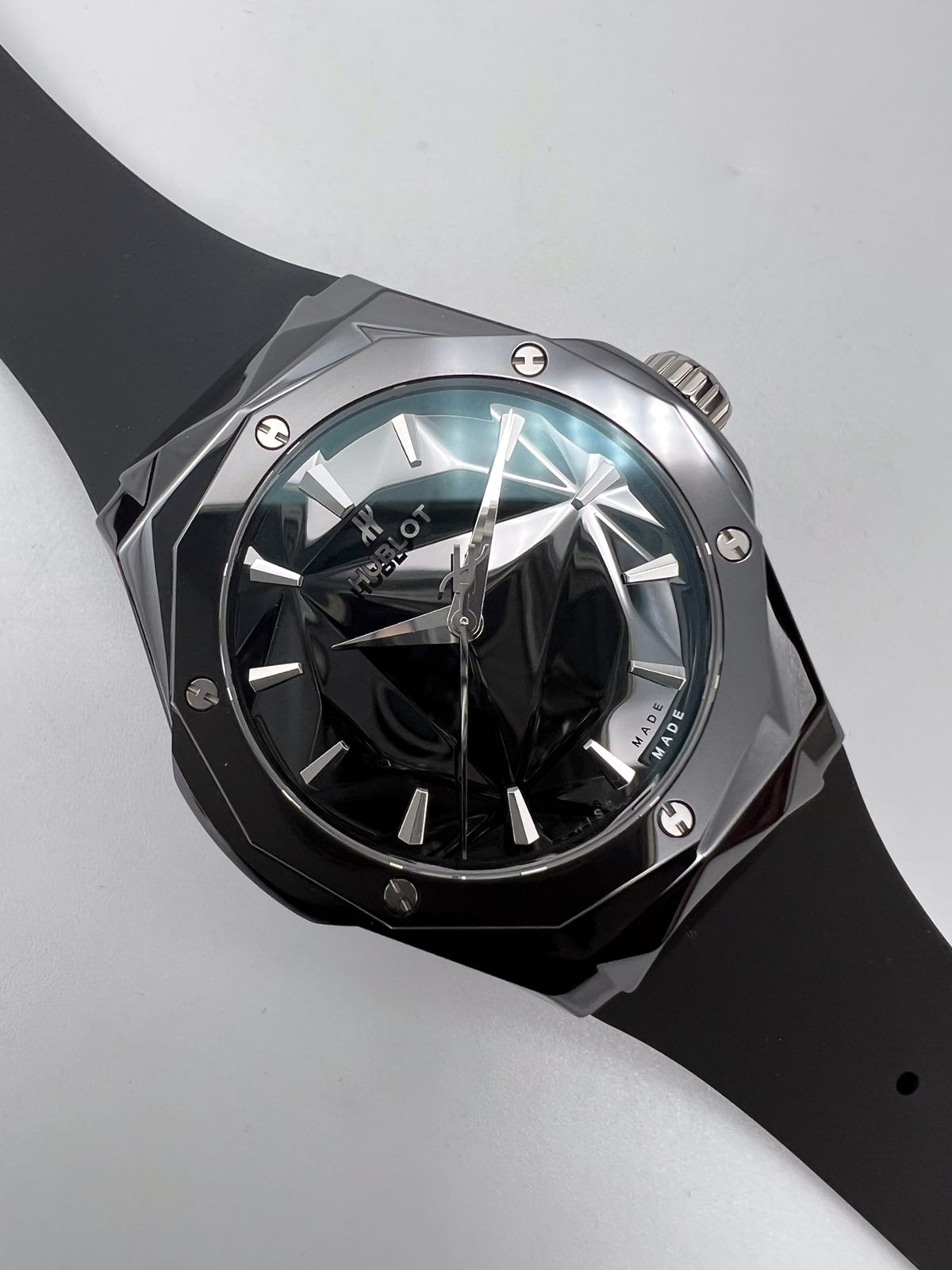 Hublot Classic Fusion Orlinski Black Magic 40 mm 550.CS.1800.RX.ORL21