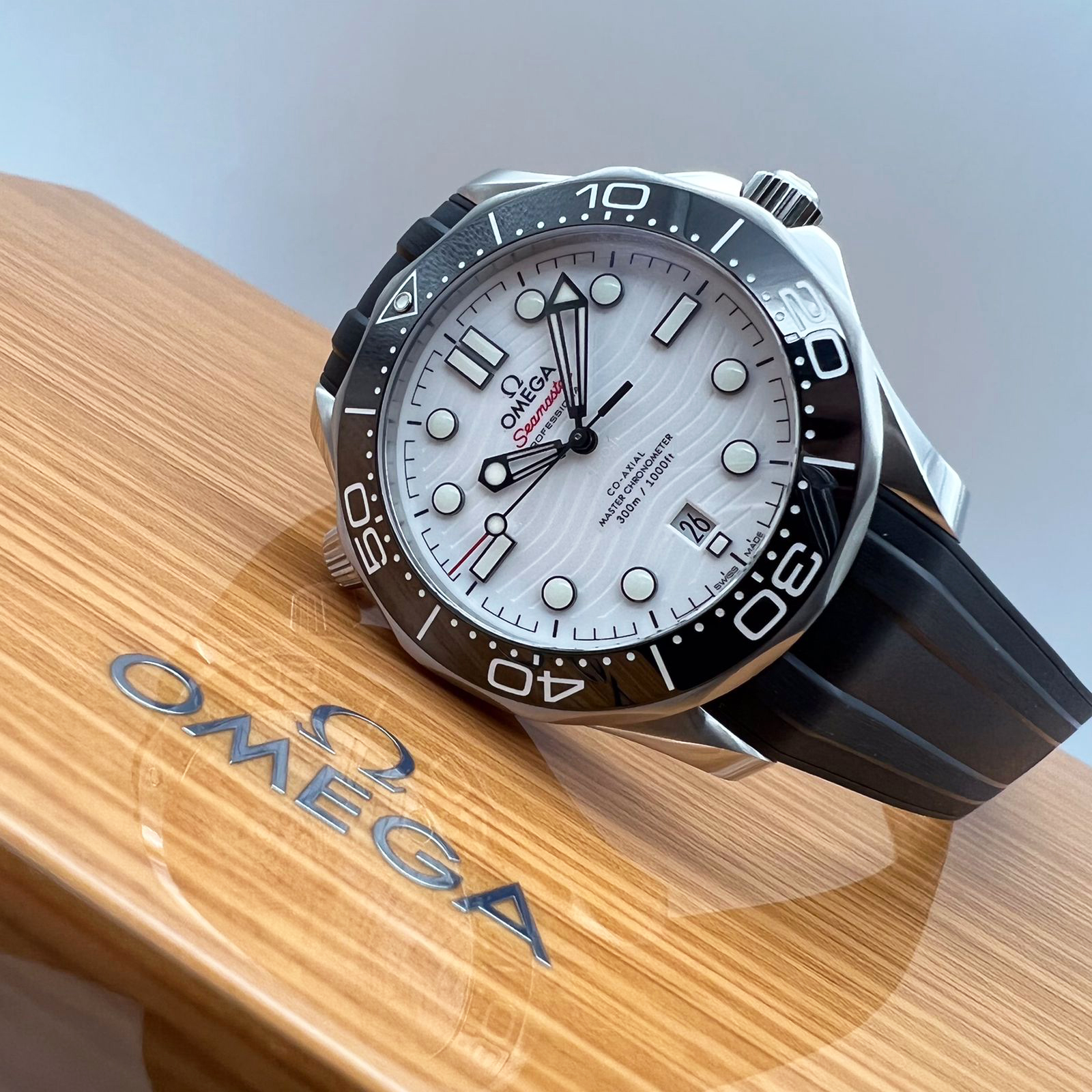 Omega Seamaster Diver 300M Co-Axial Master Chronometer 210.32.42.20.04.001