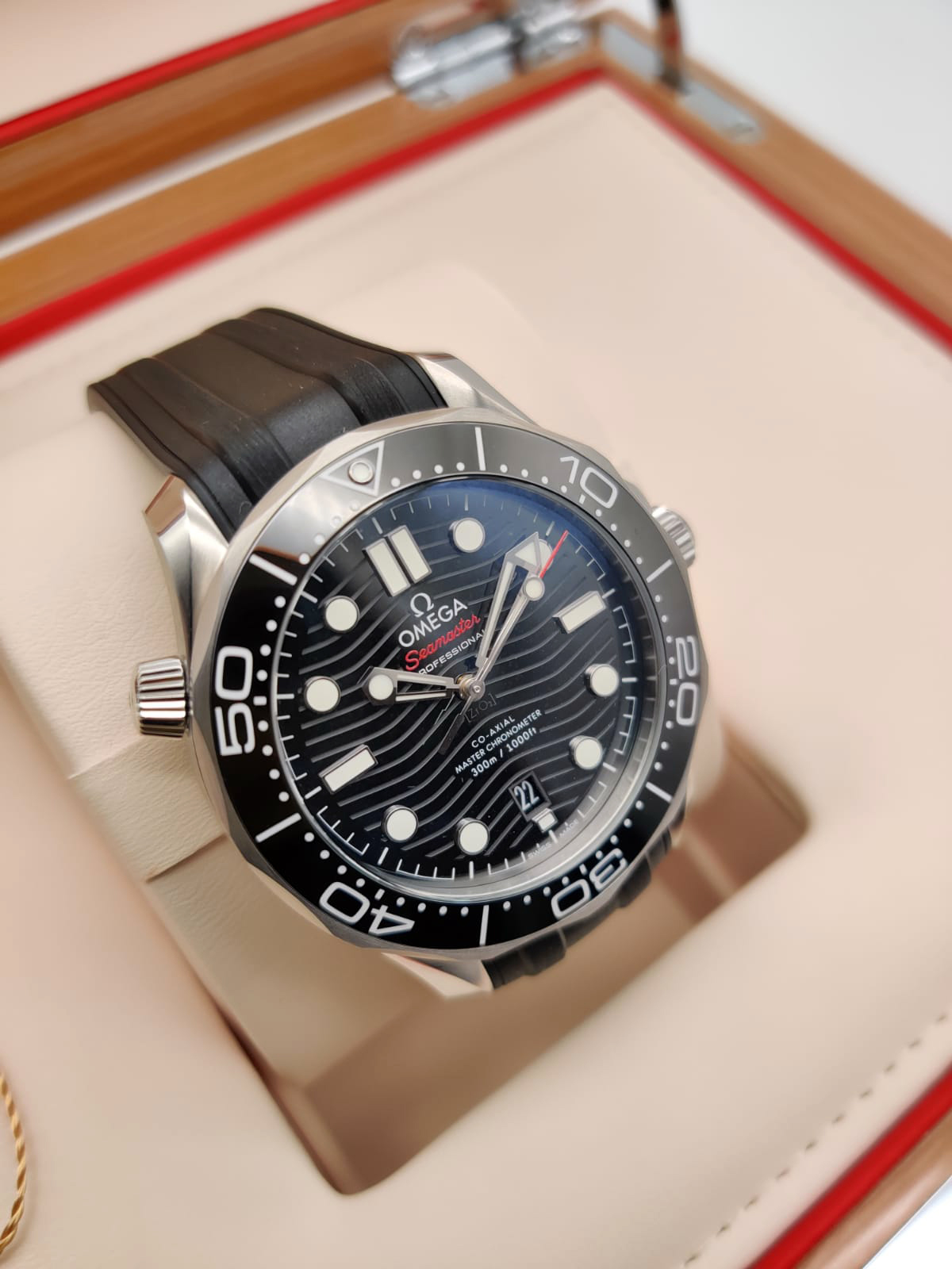 Omega Seamaster Diver 300M Co-Axial Master Chronometer 210.32.42.20.01.001