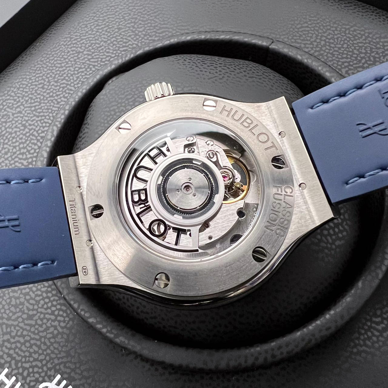Hublot Classic Fusion Titanium Blue 38 mm 565.NX.7170.LR