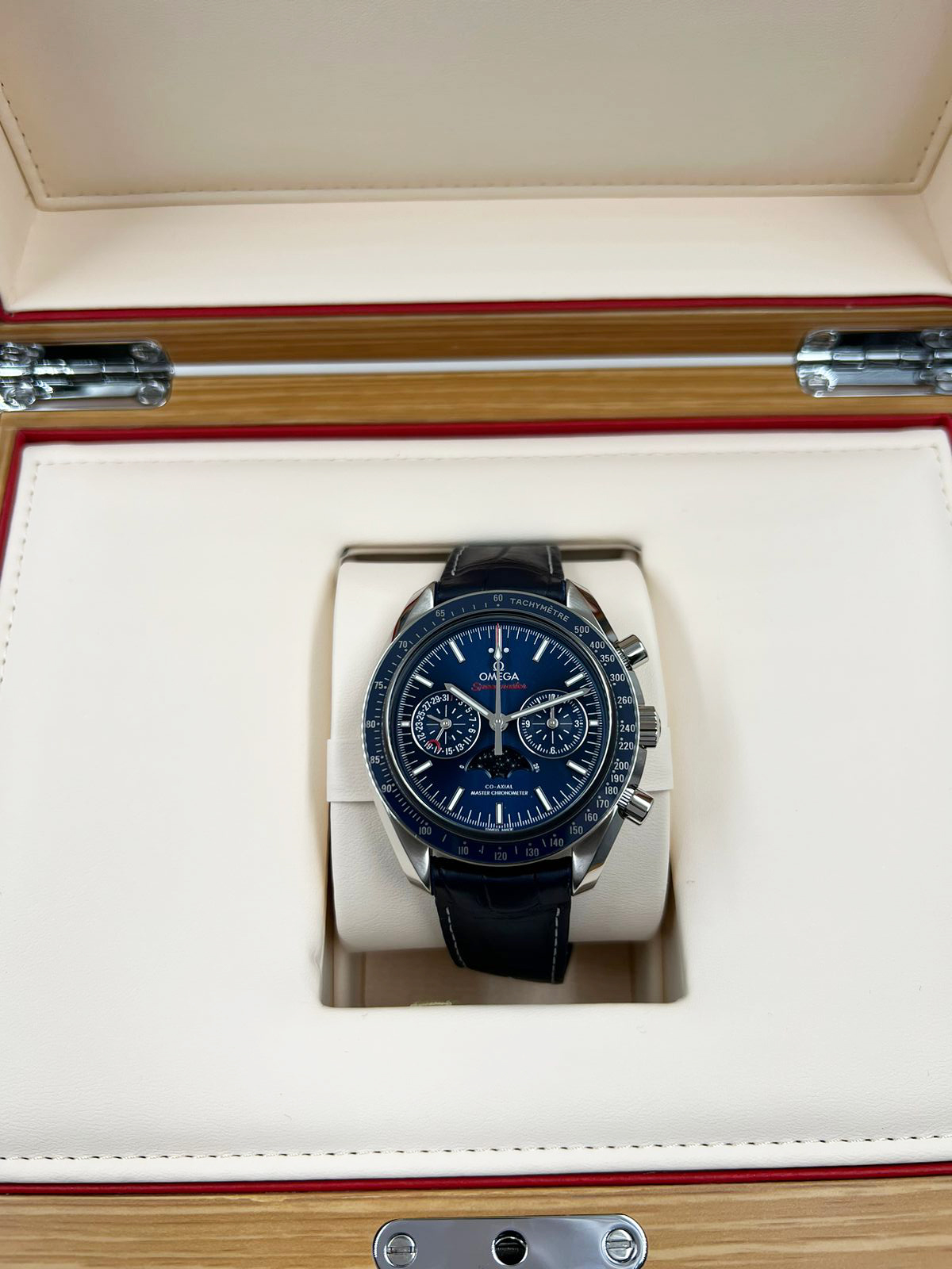 Omega Speedmaster Two Counters Co-Axial Chronometer Moonphase Chronograph 44.25 mm 304.33.44.52.03.001