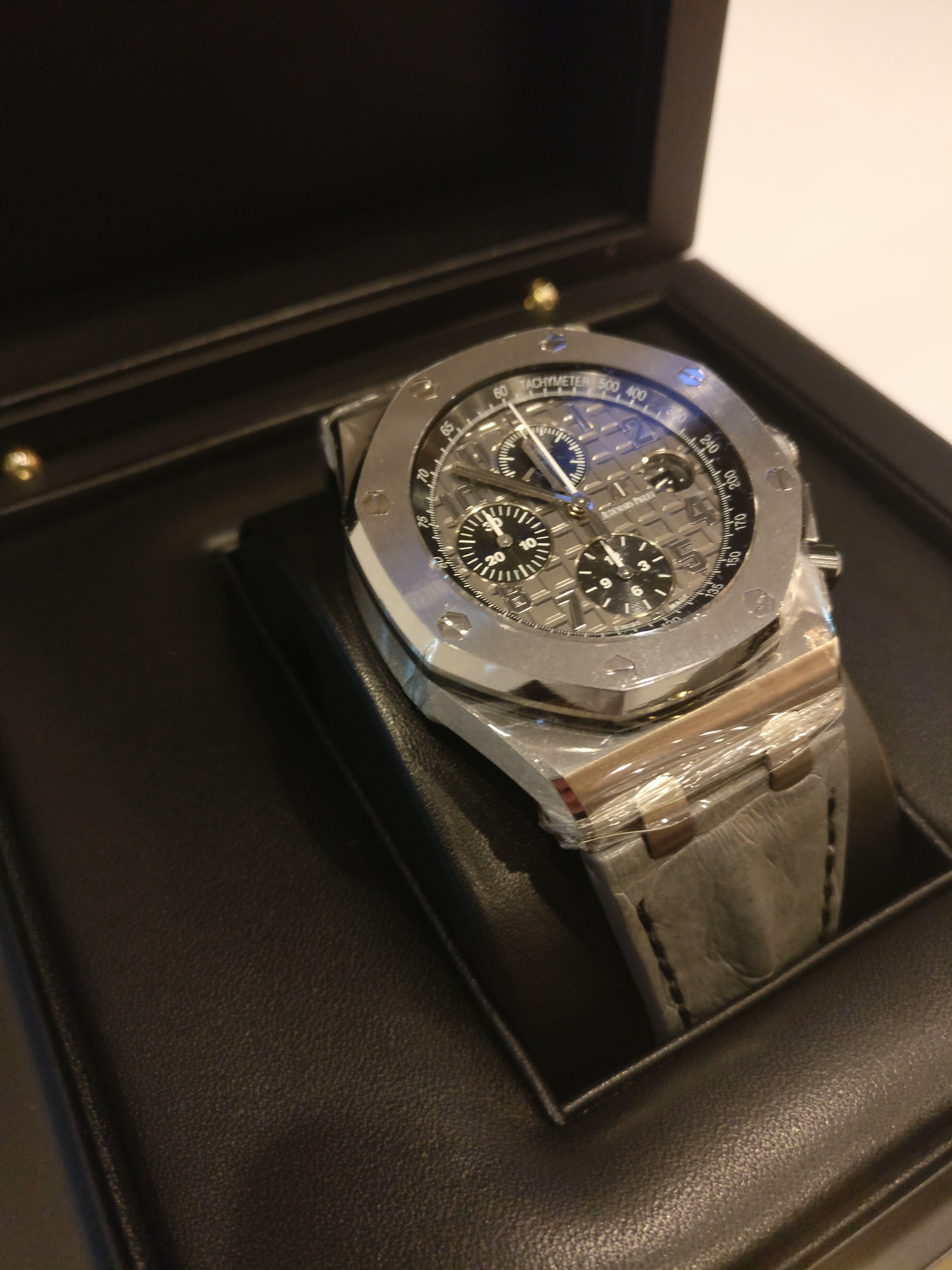 Audemars Piguet Royal Oak Offshore Chronograph 42 mm 26470ST.OO.A104CR.01