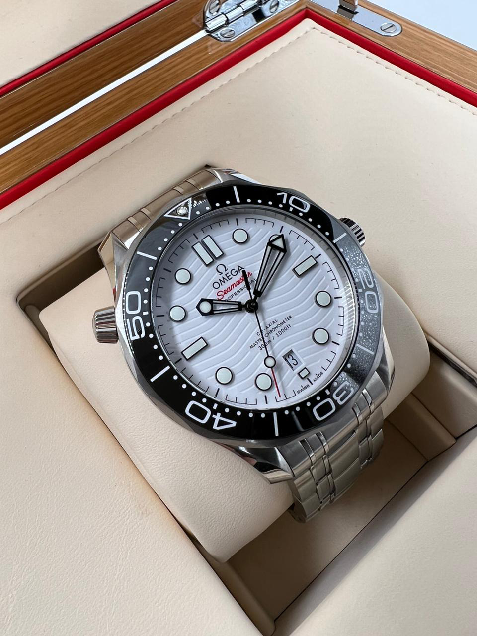 Omega Seamaster Diver 300M Co-Axial Master Chronometer 42 mm 210.30.42.20.04.001
