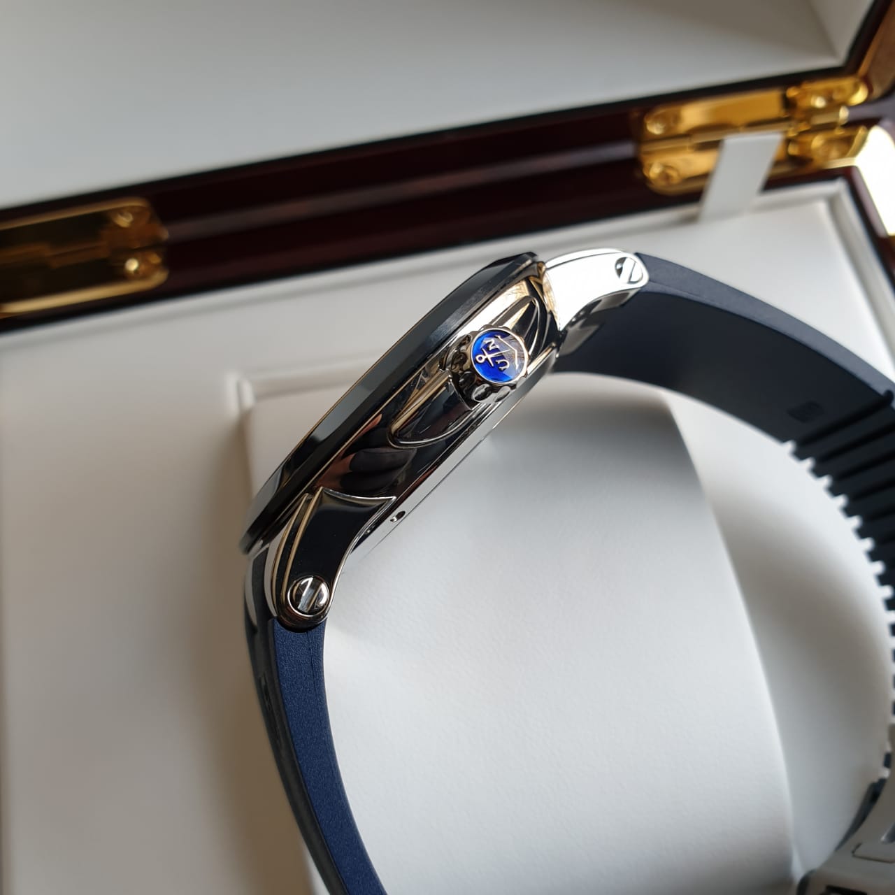 Ulysse Nardin Executive Dual Time 243-00-3/43