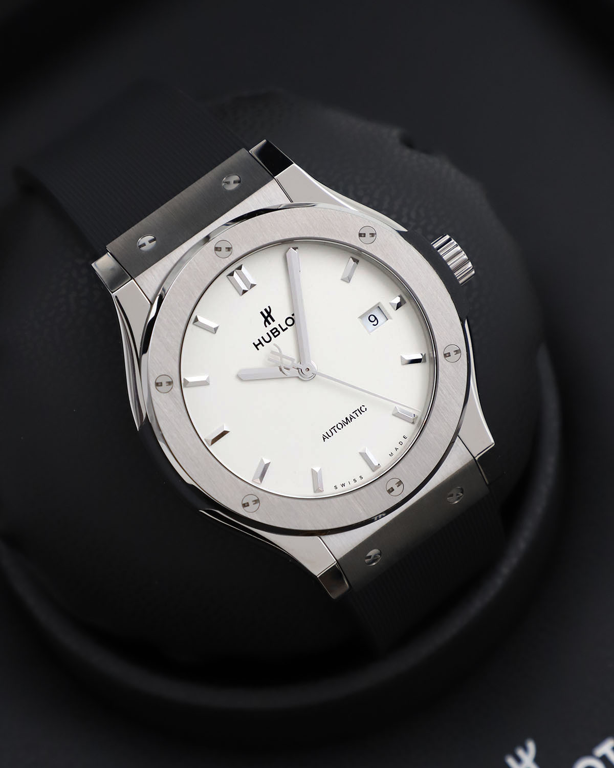 Hublot Classic Fusion Titanium Opalin 42 mm 542.NX.2611.RX