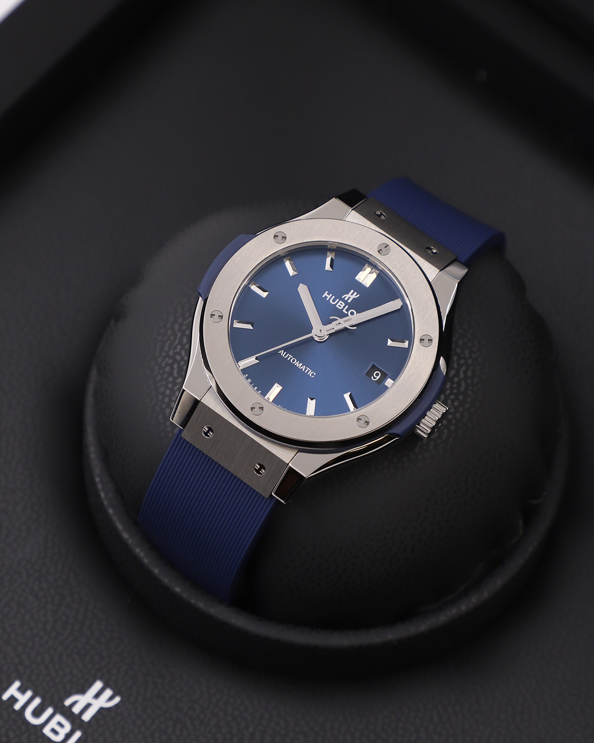 Hublot Classic Fusion Titanium Blue 38 mm 565.NX.7170.RX