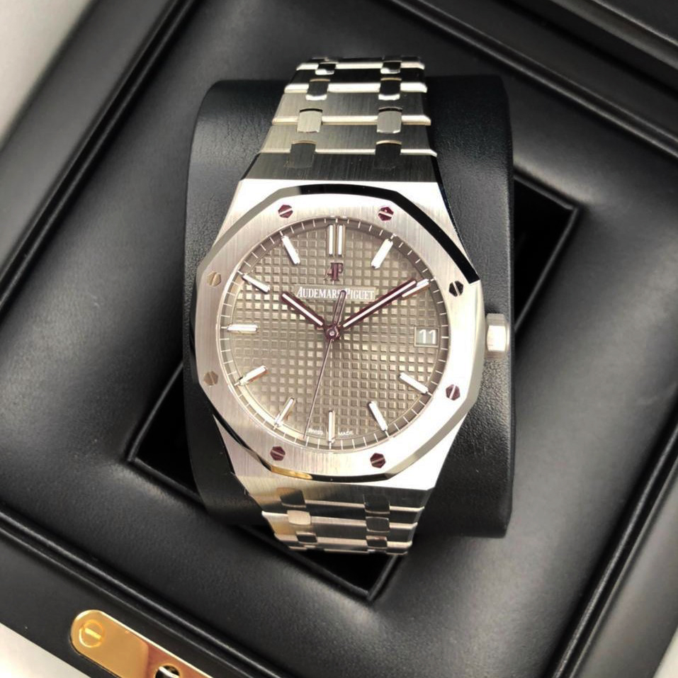 Audemars Piguet Royal Oak Selfwinding 41 mm 15500ST.OO.1220ST.02