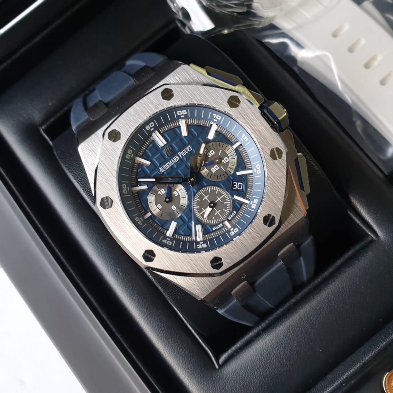 Audemars Piguet Royal Oak Offshore Selfwinding Chronograph 42 mm 26480TI.OO.A027CA.01