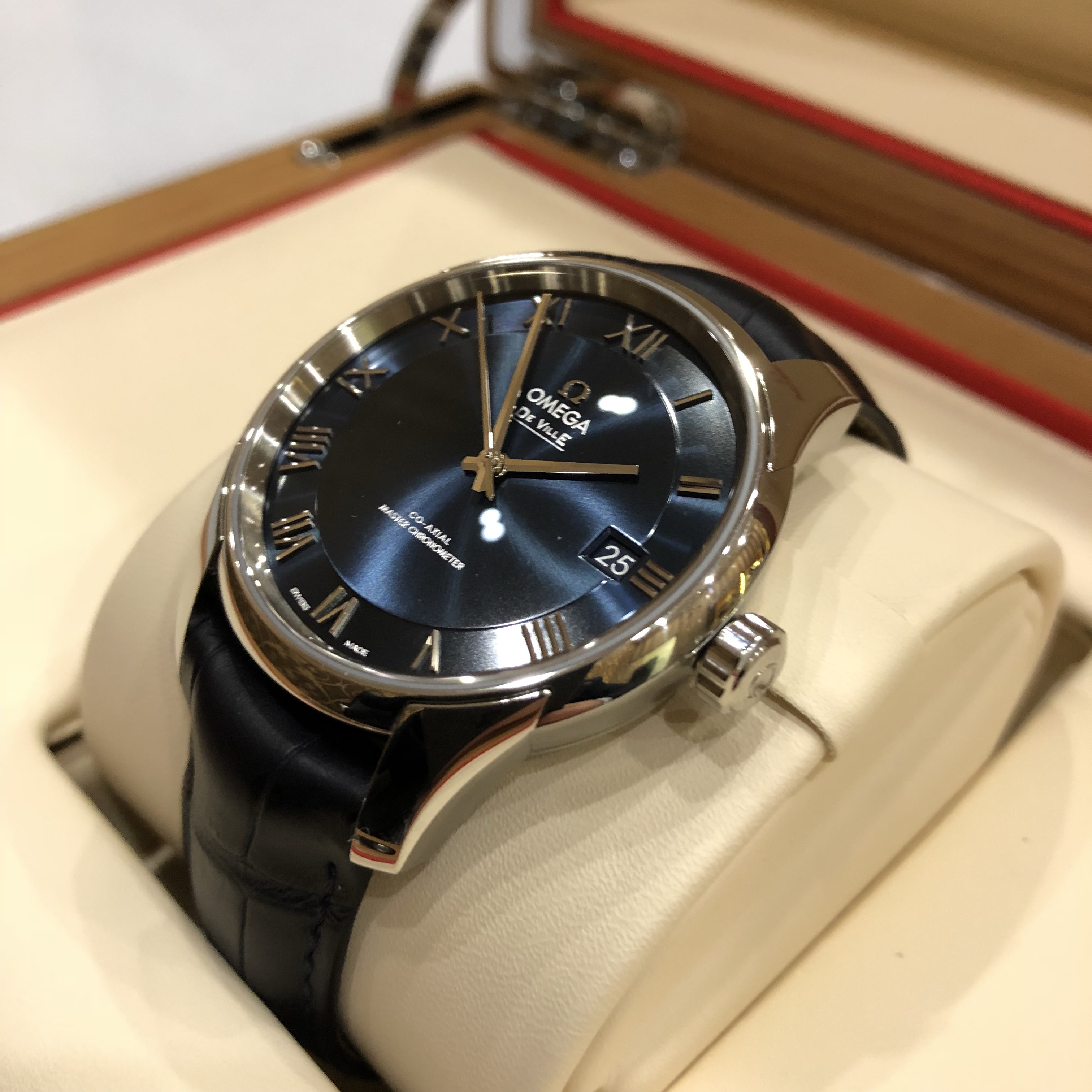 Omega De Ville Hour Vision Co-Axial Master Chronometer 41 mm 433.13.41.21.03.001