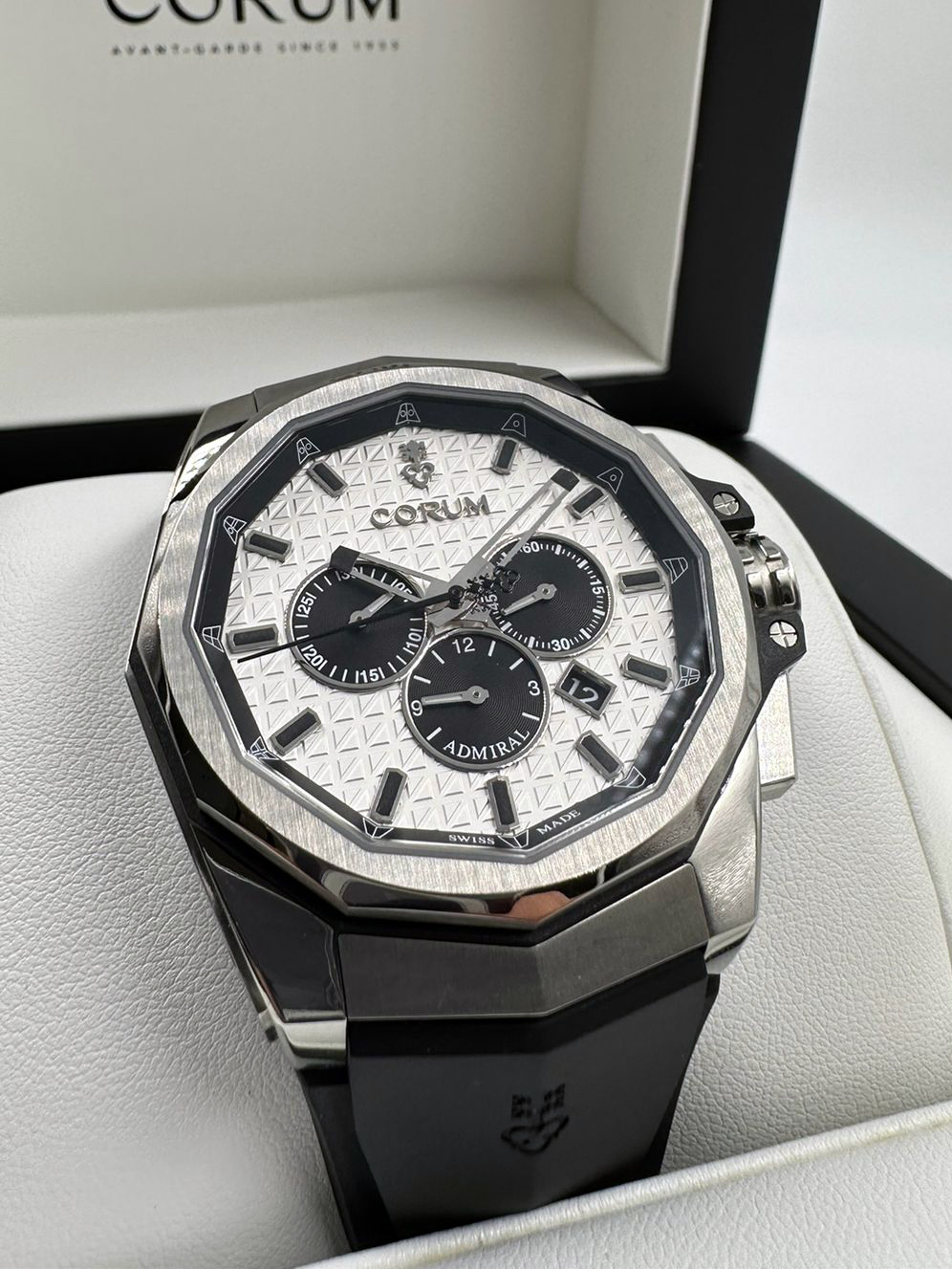 Corum Admiral AC-One Chronograph 45 mm A132/03876