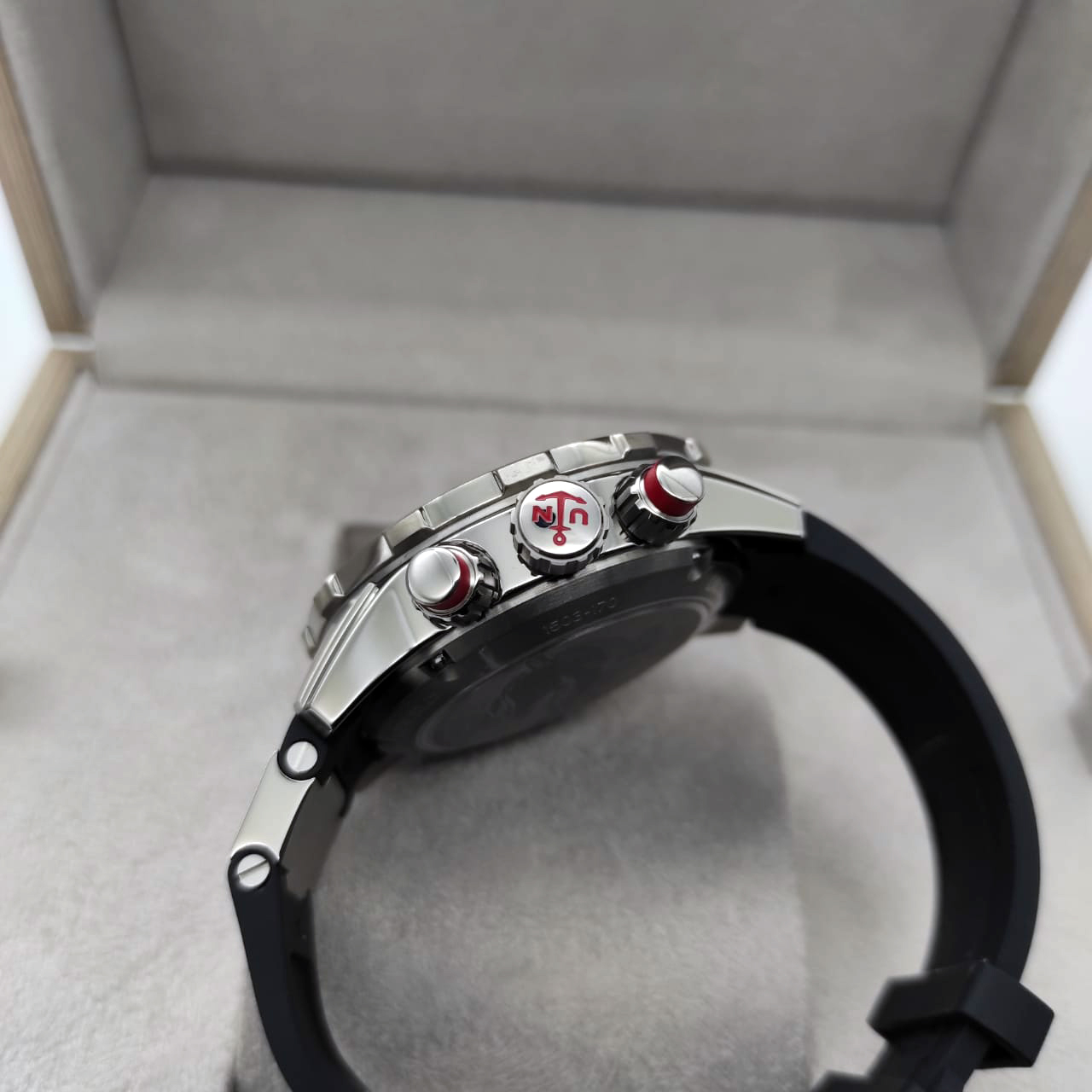 Ulysse Nardin Marine Diver Chronograph 44 mm 1503-170LE-3/93-HAMMER