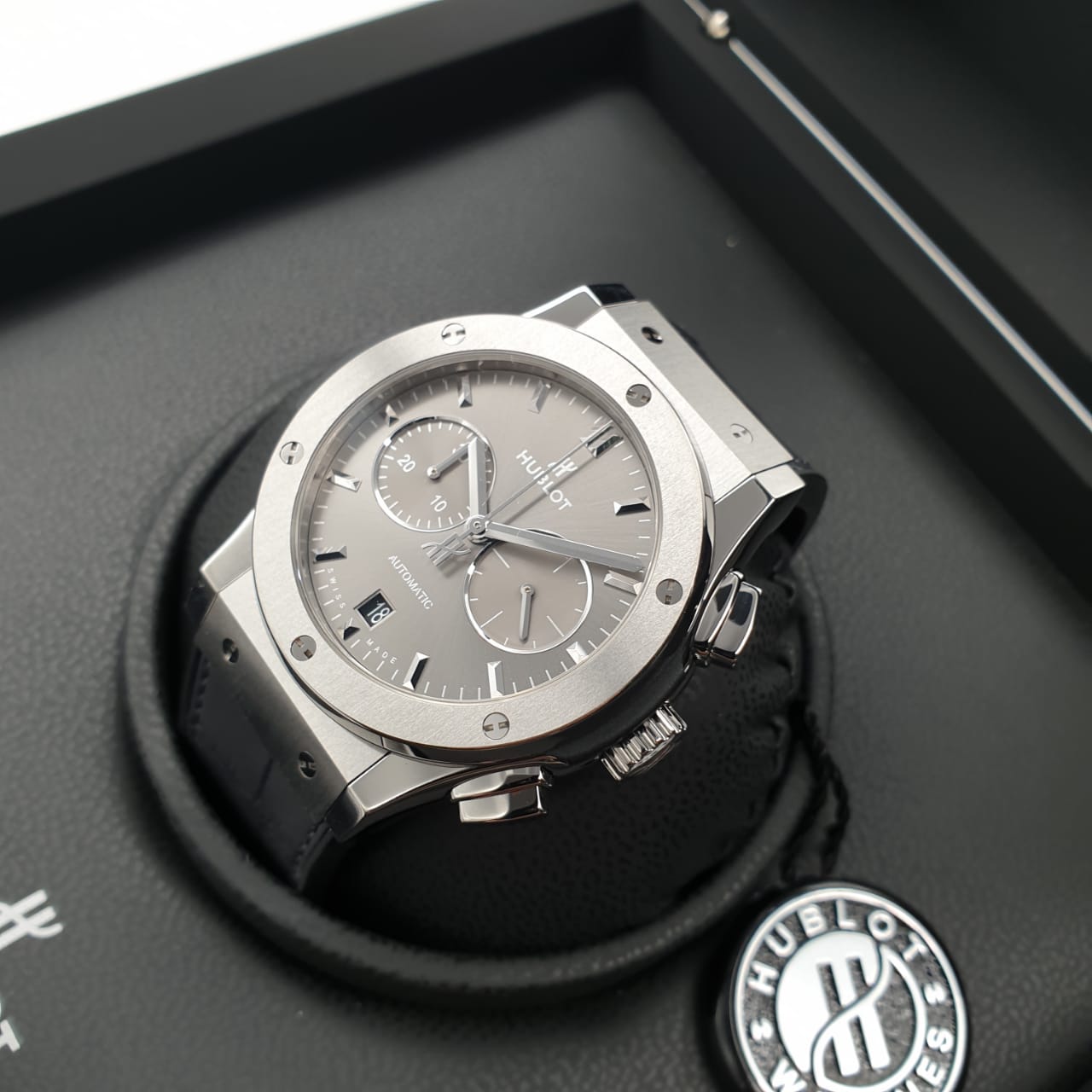 Hublot Classic Fusion Chronograph Titanium Racing Grey 42 mm 541.NX.7070.LR