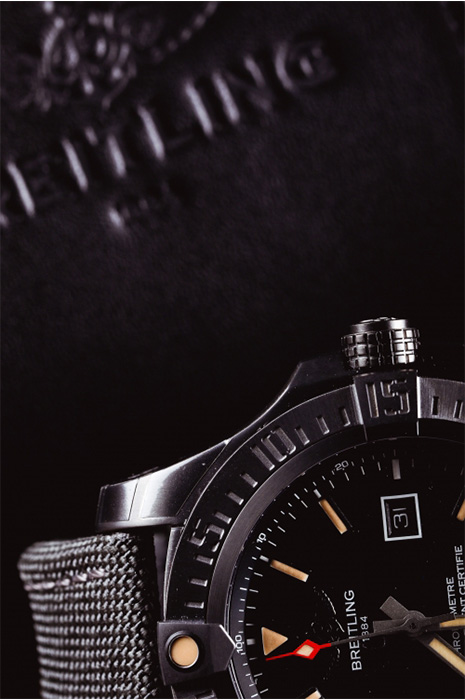 Breitling Avenger Blackbird 44 mm V1731110/BD74/109W/M20BASA