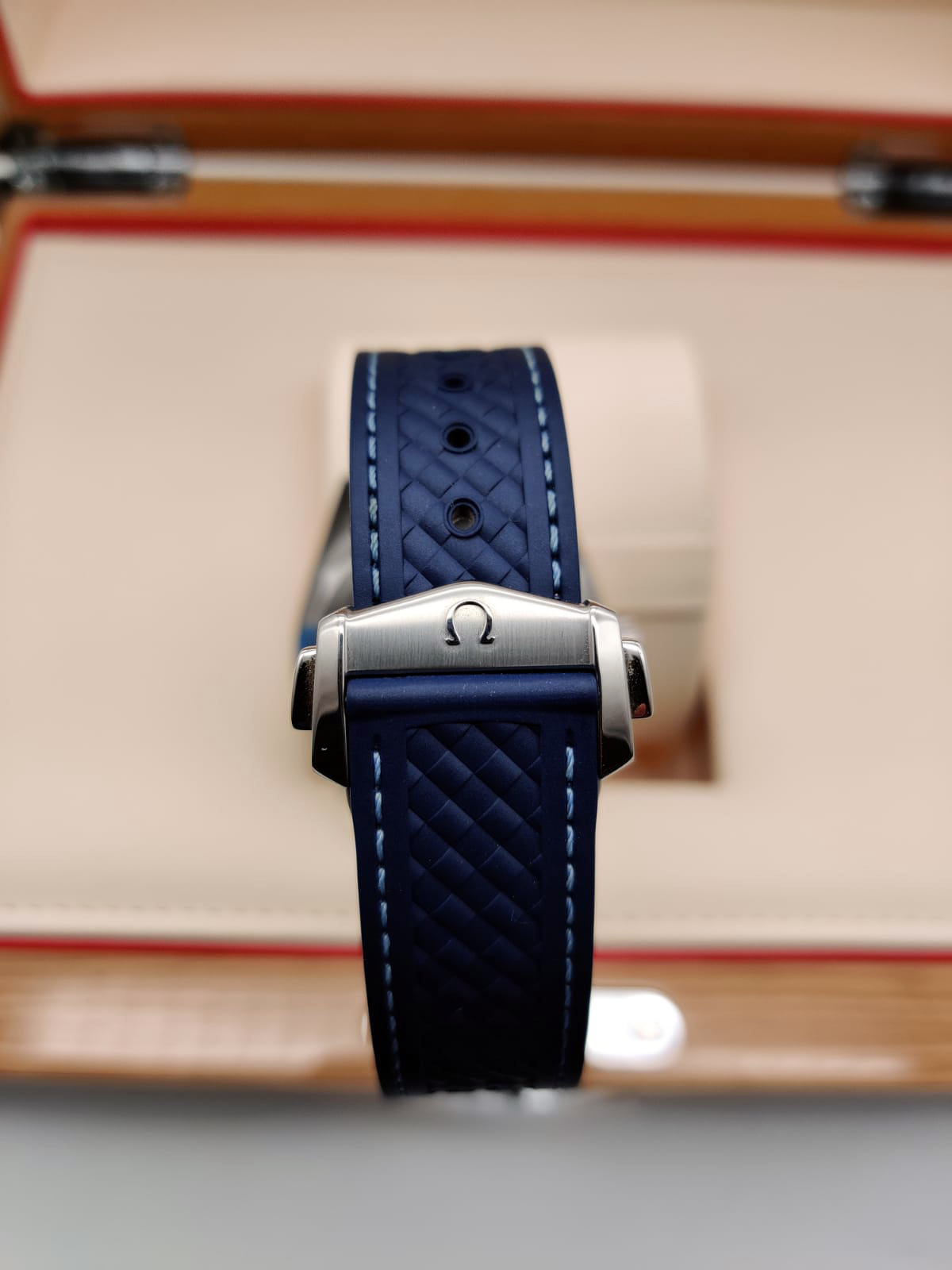 Omega Seamaster Aqua Terra 150M Co-Axial Master Chronometer GMT Worldtimer 43 mm 220.12.43.22.03.001