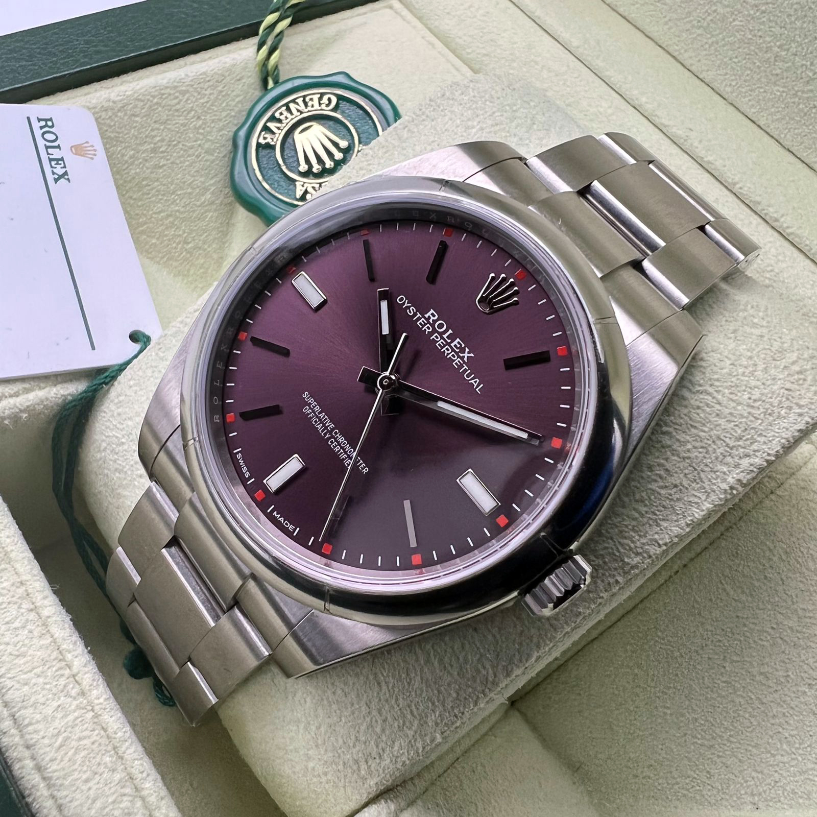 Rolex Oyster Perpetual 39 mm 114300