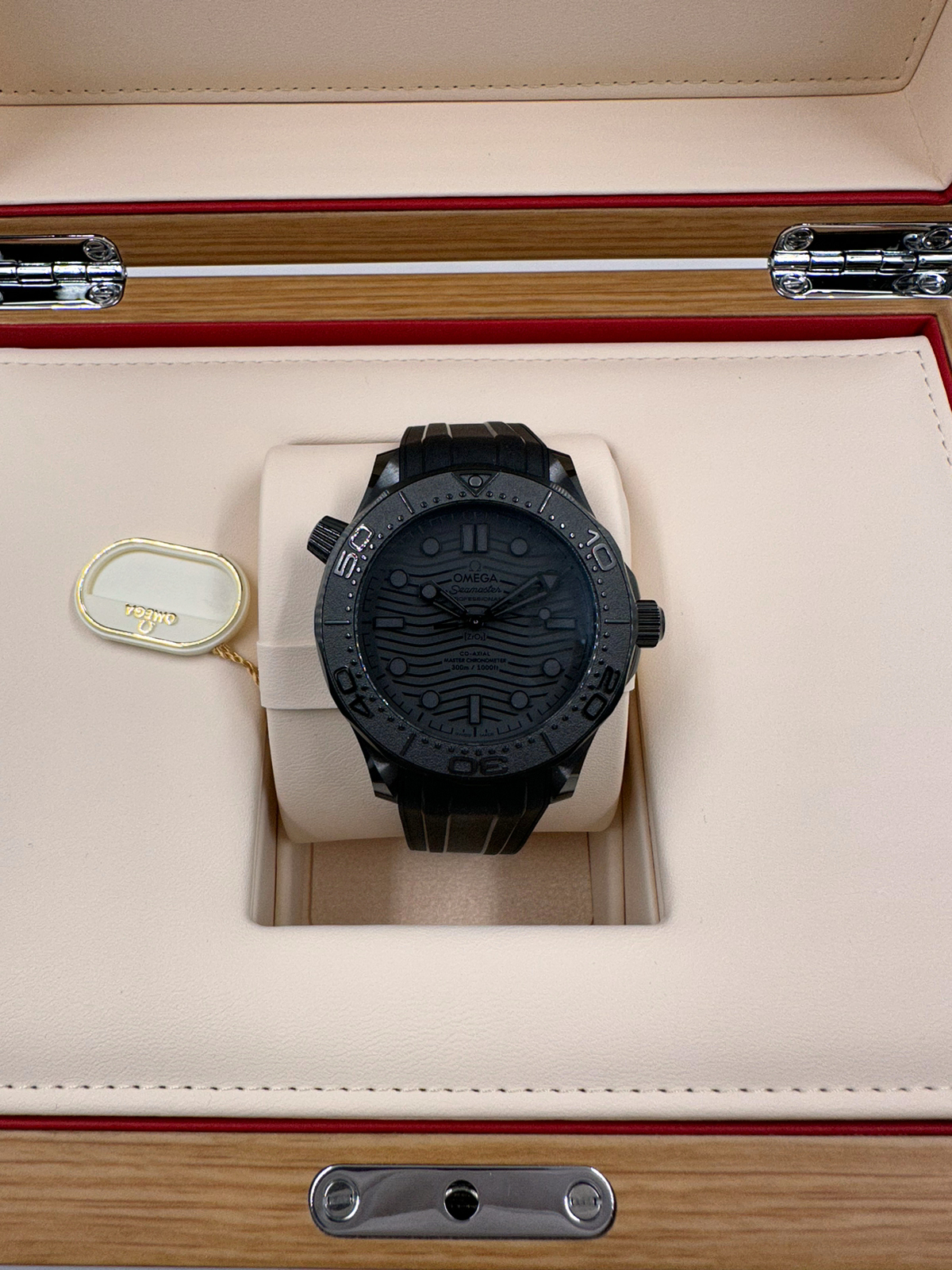 Omega Seamaster Diver 300m Co-Axial Master Chronometer Black Black 43.5 mm 210.92.44.20.01.003