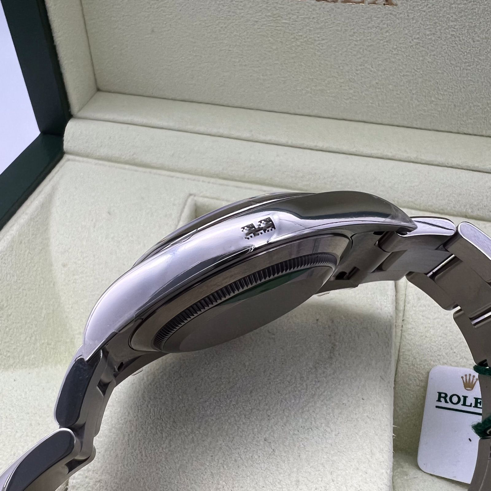 Rolex Oyster Perpetual 39 mm 114300