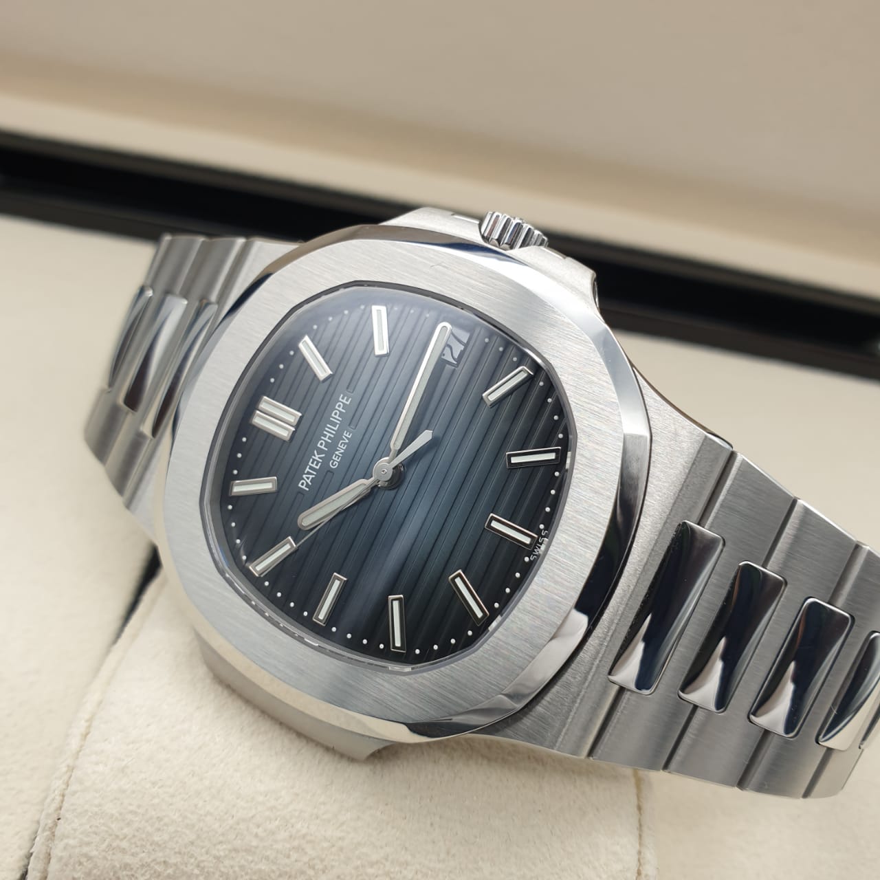 Patek Philippe Nautilus 40 mm 5711/1A-010