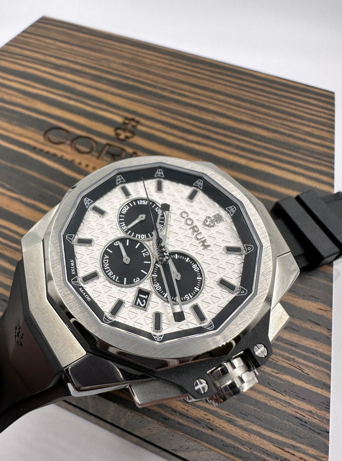 Corum Admiral AC-One Chronograph 45 mm A132/03876