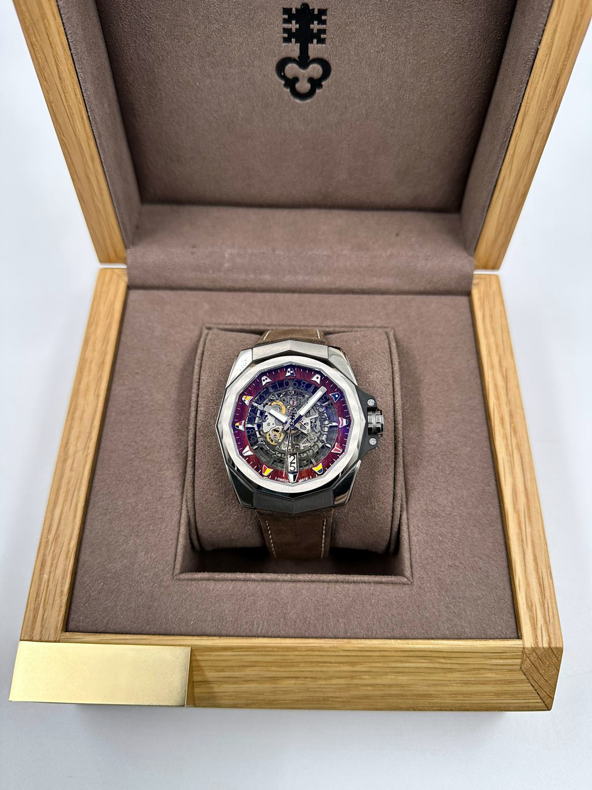 Corum Admiral AC-One 45 mm Squelette A082/03211-082.402.04/0F62 WO01