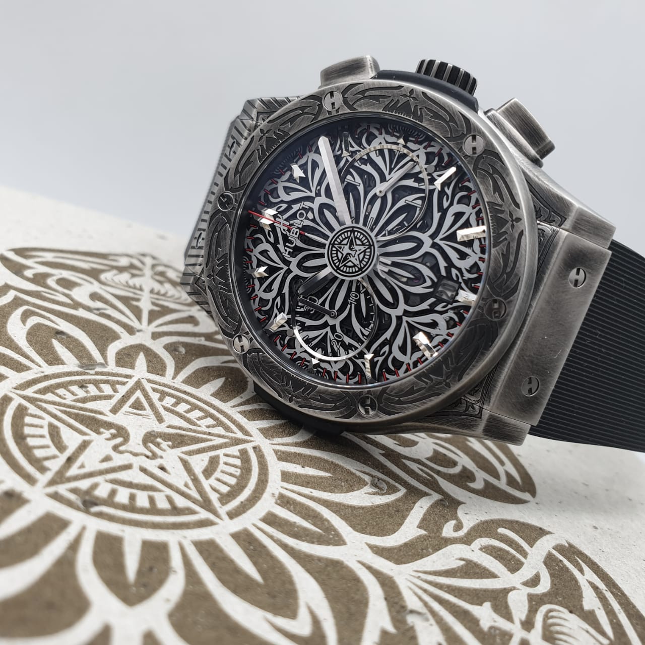Hublot Classic Fusion Shepard Fairey 45 mm 525.NX.0137.RX.SHF21