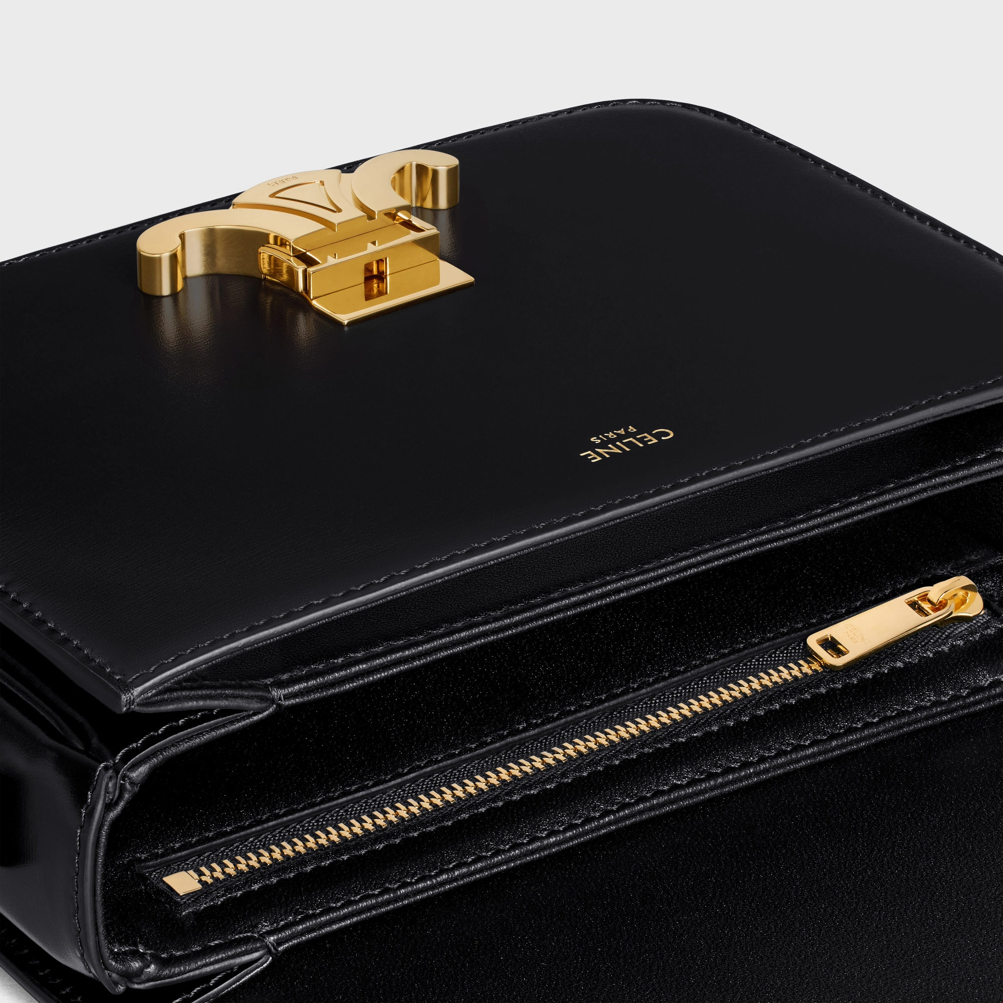 Сумка Celine Teen Triomphe Bag In Shiny Calfskin Black 188423BF4.38NO
