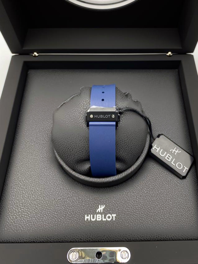 Hublot Classic Fusion Ceramic Blue 38 mm 565.CM.7170.RX