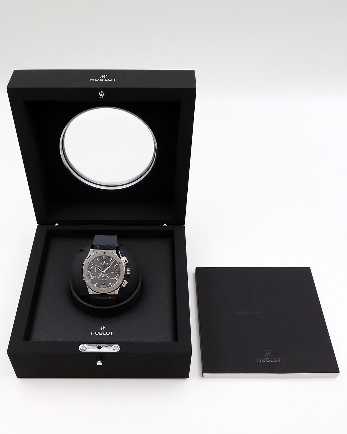 Hublot Classic Fusion Chronograph Titanium Racing Grey 45 mm 521.NX.7071.RX