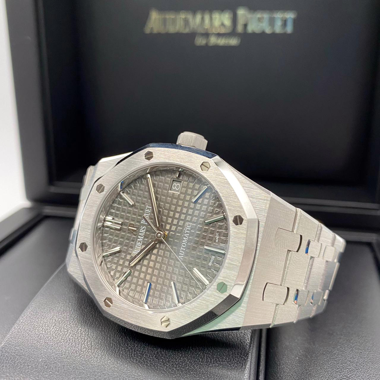 Audemars Piguet Royal Oak Selfwinding 37 mm 15450ST.OO.1256ST.02