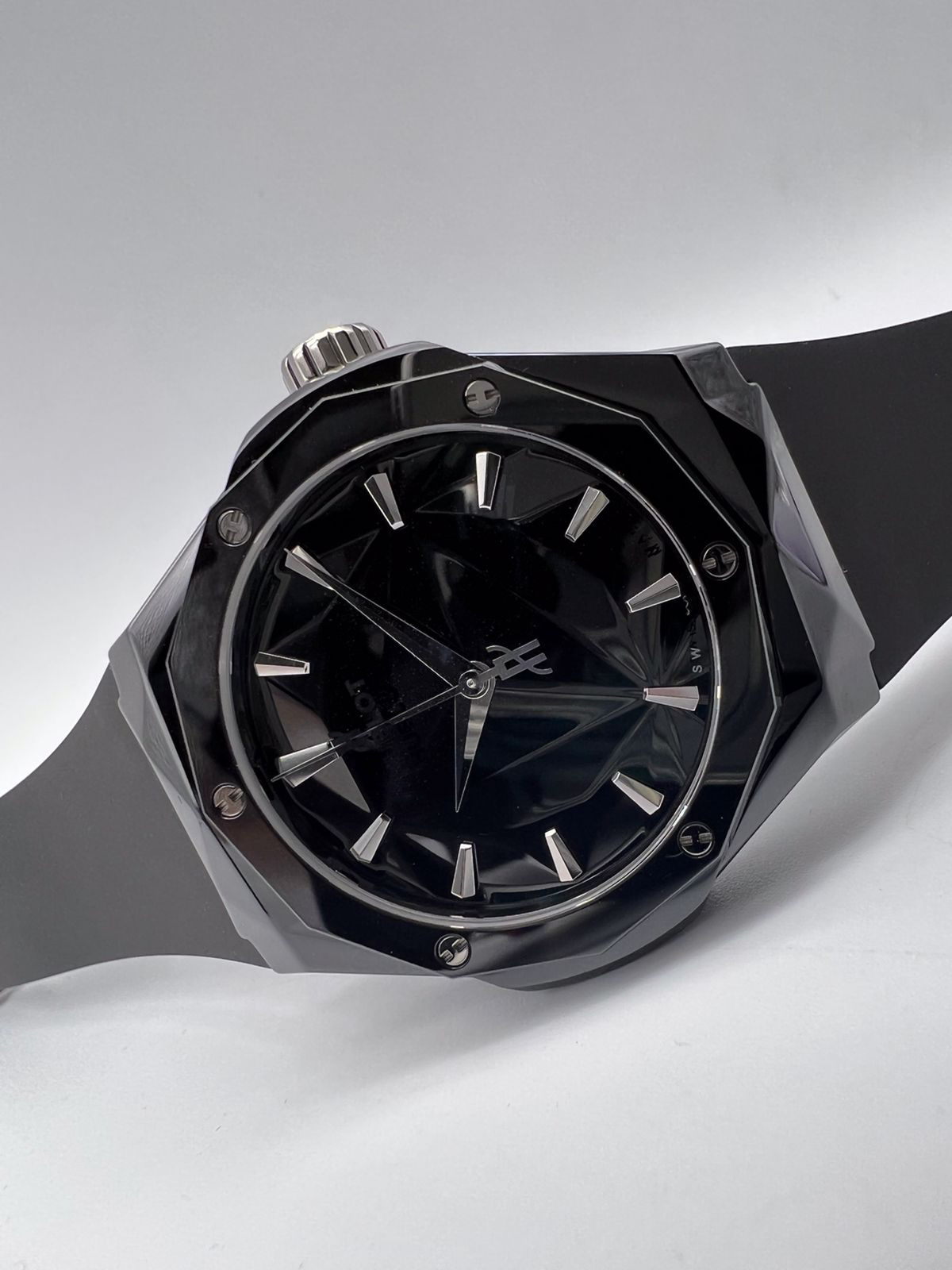 Hublot Classic Fusion Orlinski Black Magic 40 mm 550.CS.1800.RX.ORL21