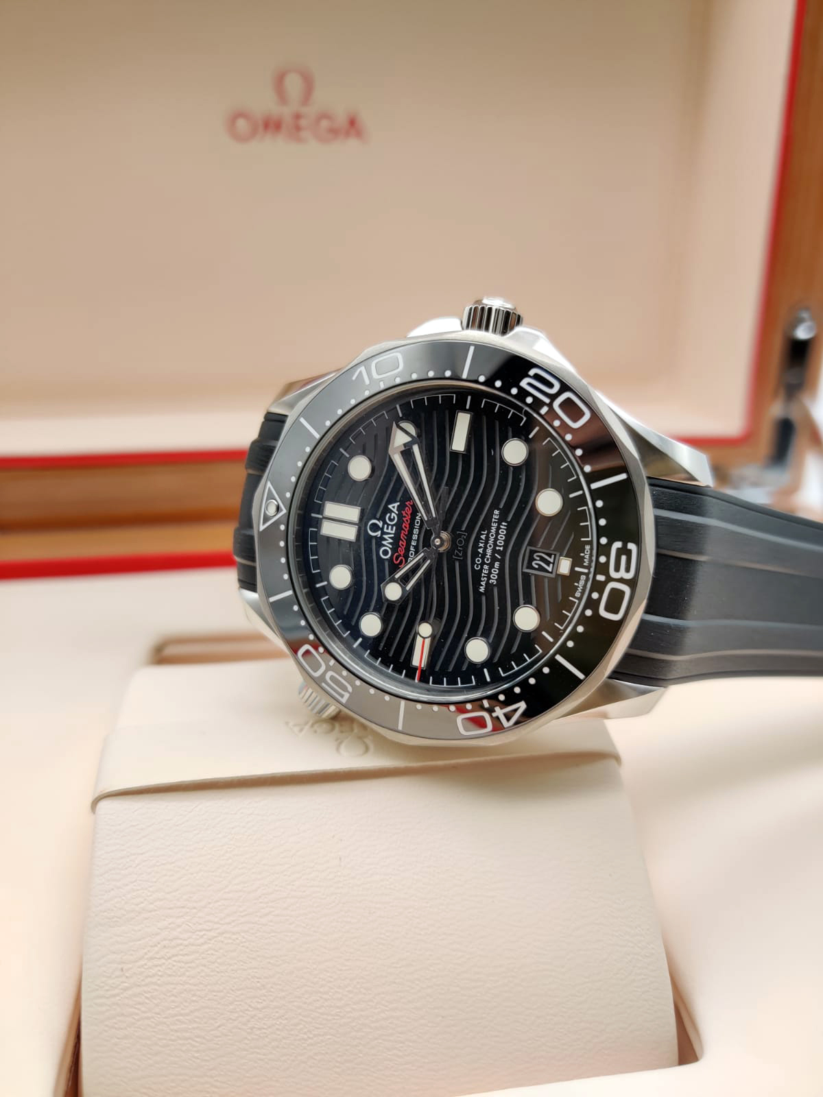 Omega Seamaster Diver 300M Co-Axial Master Chronometer 210.32.42.20.01.001