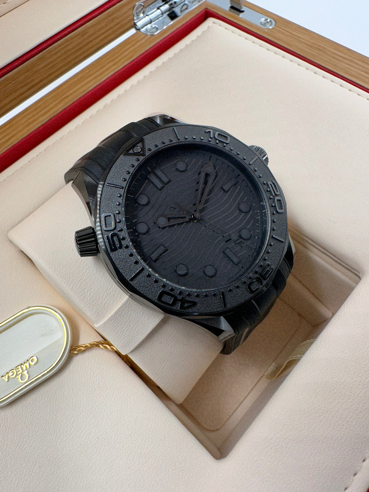 Omega Seamaster Diver 300m Co-Axial Master Chronometer Black Black 43.5 mm 210.92.44.20.01.003