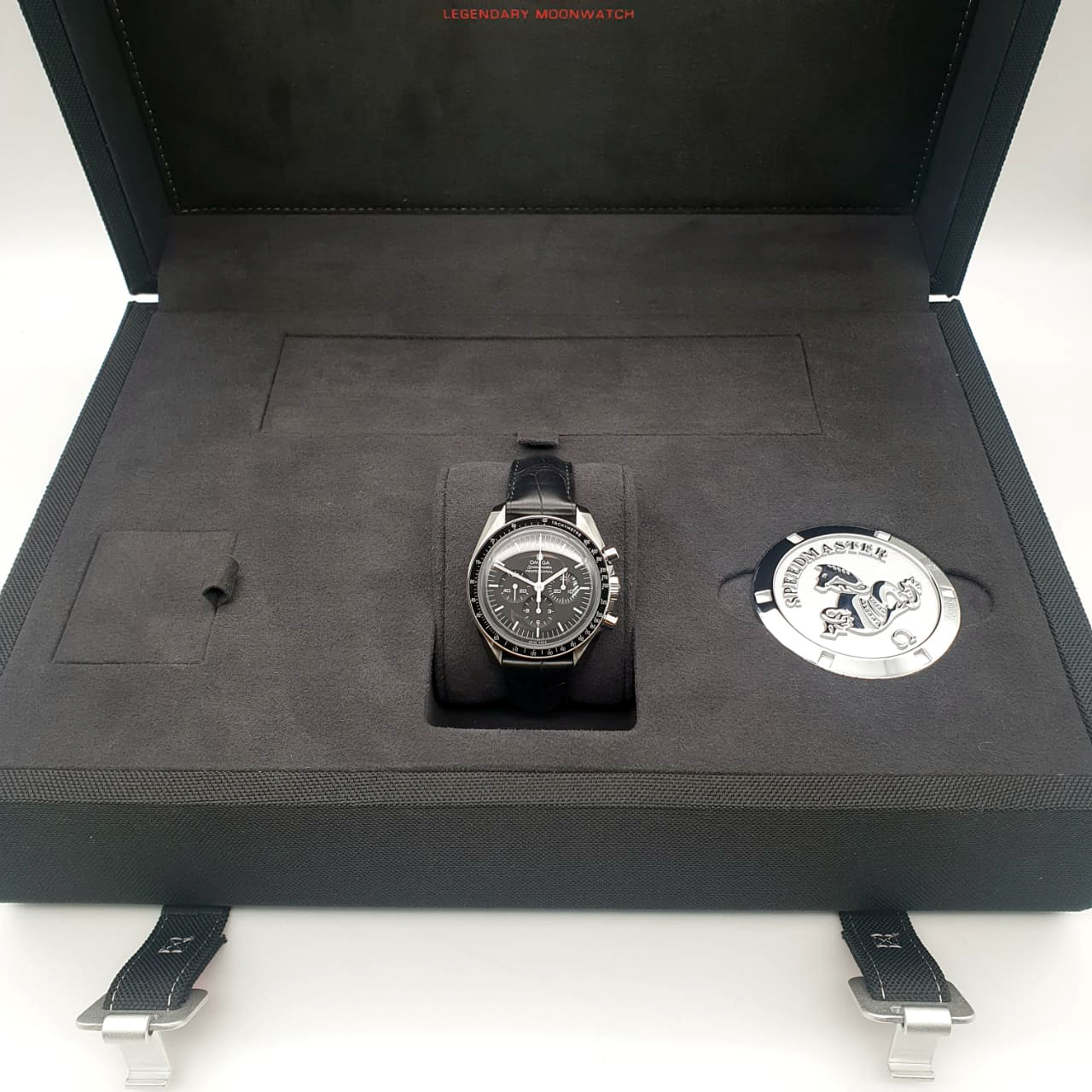 Omega Speedmaster Moonwatch Professional Chronograph 42 mm 311.33.42.30.01.001