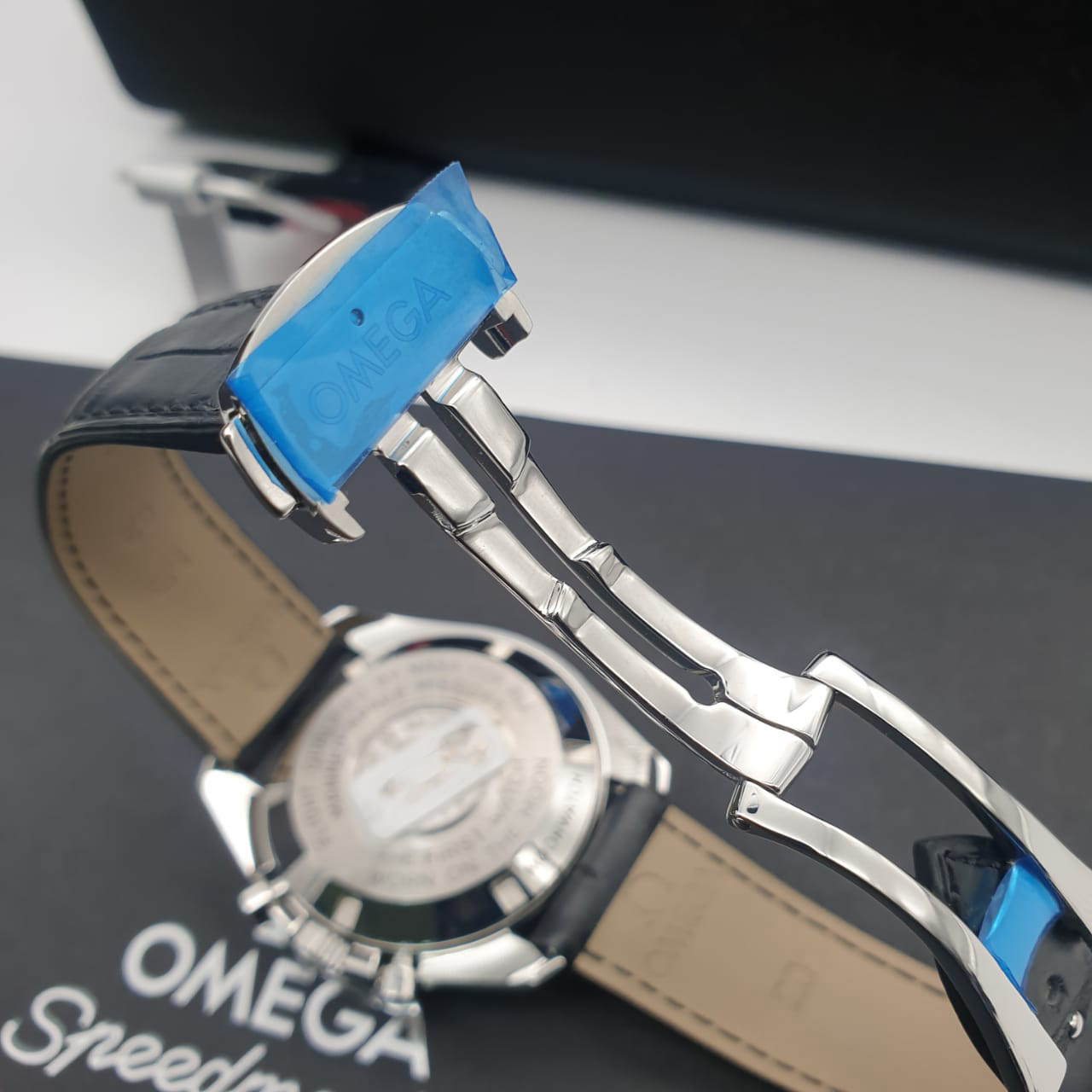 Omega Speedmaster Moonwatch Professional Chronograph 42 mm 311.33.42.30.01.001