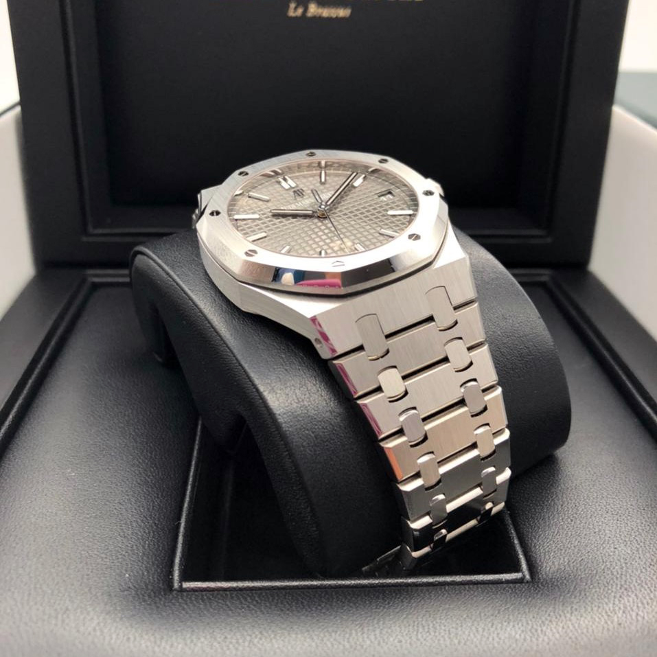 Audemars Piguet Royal Oak Selfwinding 41 mm 15500ST.OO.1220ST.02