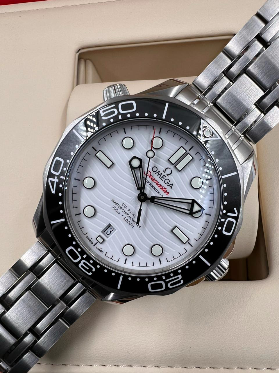 Omega Seamaster Diver 300M Co-Axial Master Chronometer 42 mm 210.30.42.20.04.001