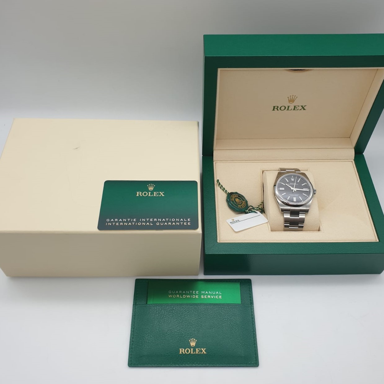 Rolex Oyster Perpetual 41 mm 124300