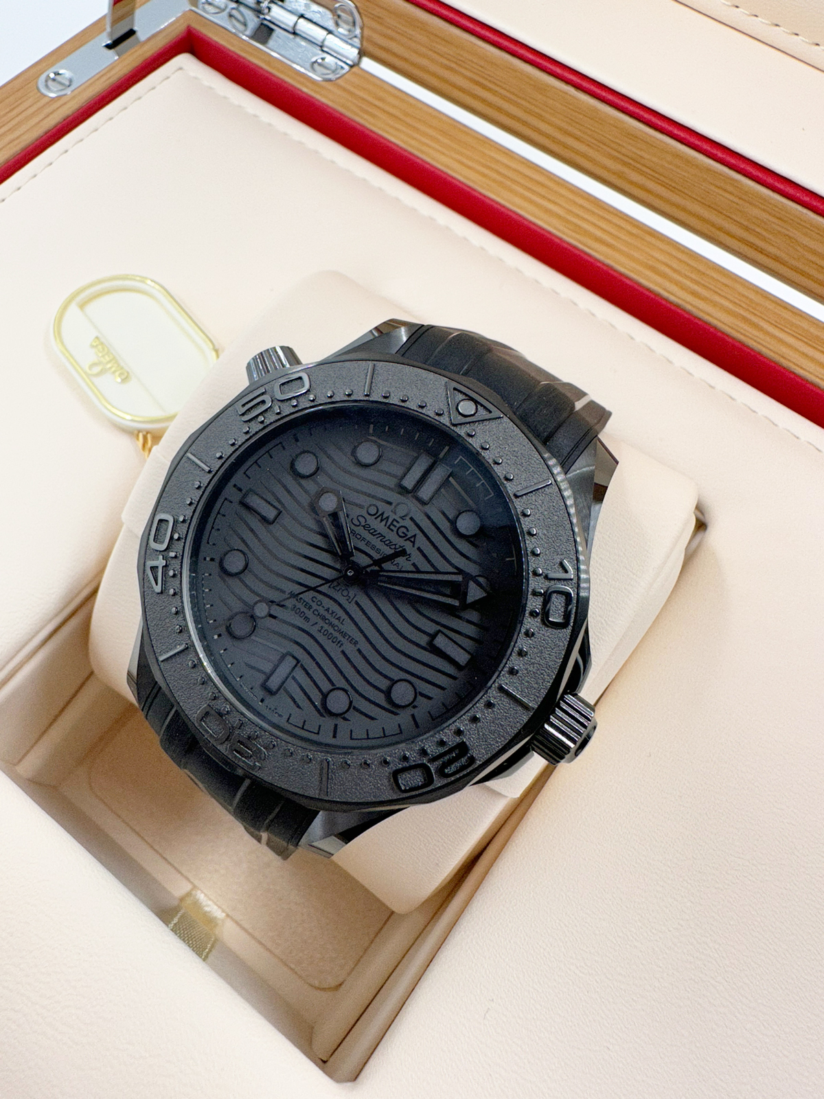Omega Seamaster Diver 300m Co-Axial Master Chronometer Black Black 43.5 mm 210.92.44.20.01.003