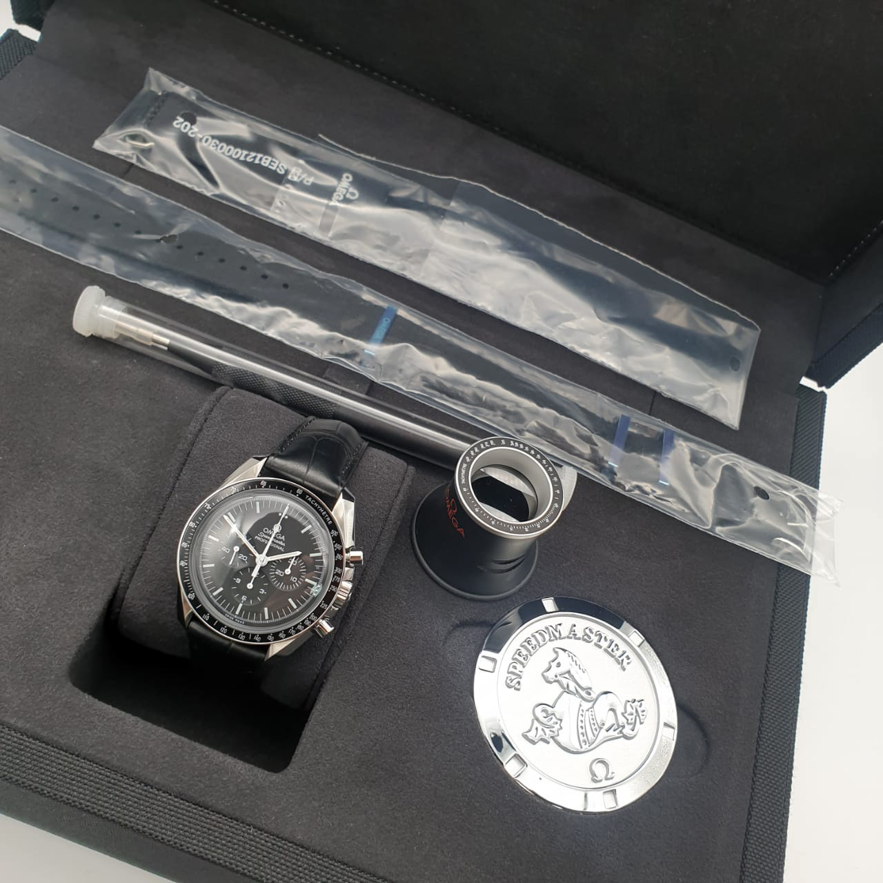 Omega Speedmaster Moonwatch Professional Chronograph 42 mm 311.33.42.30.01.001
