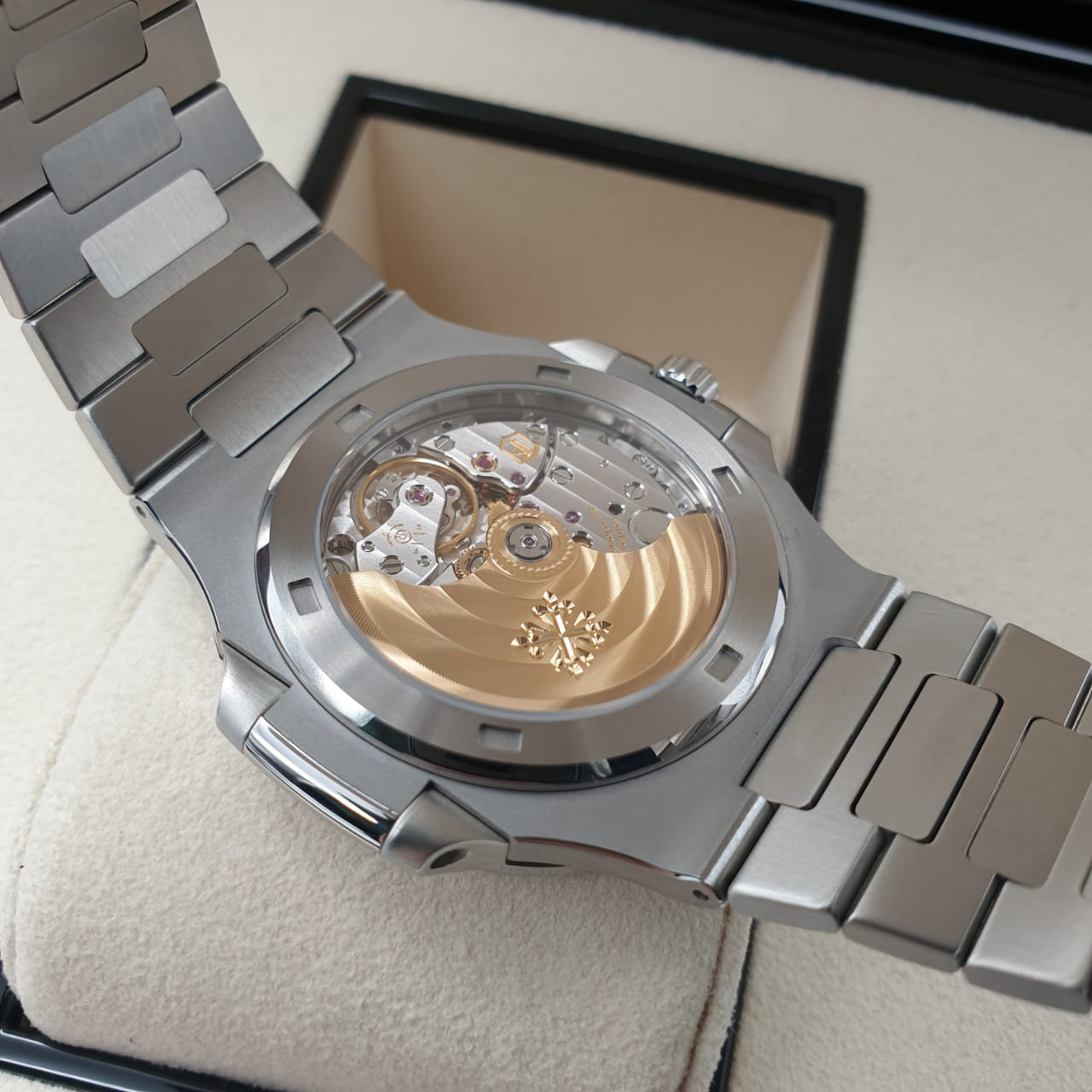 Patek Philippe Nautilus 40 mm 5711/1A-010