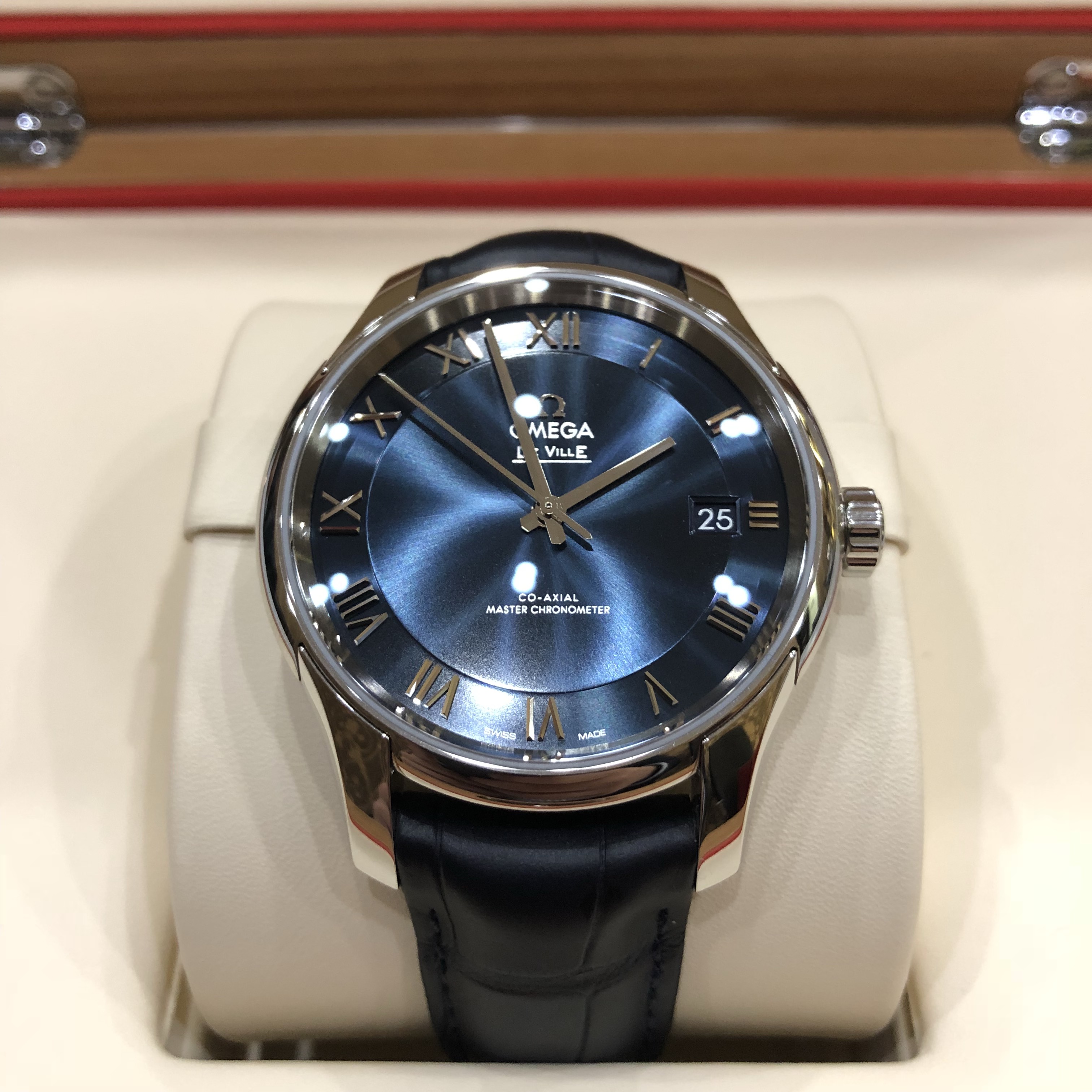 Omega De Ville Hour Vision Co-Axial Master Chronometer 41 mm 433.13.41.21.03.001