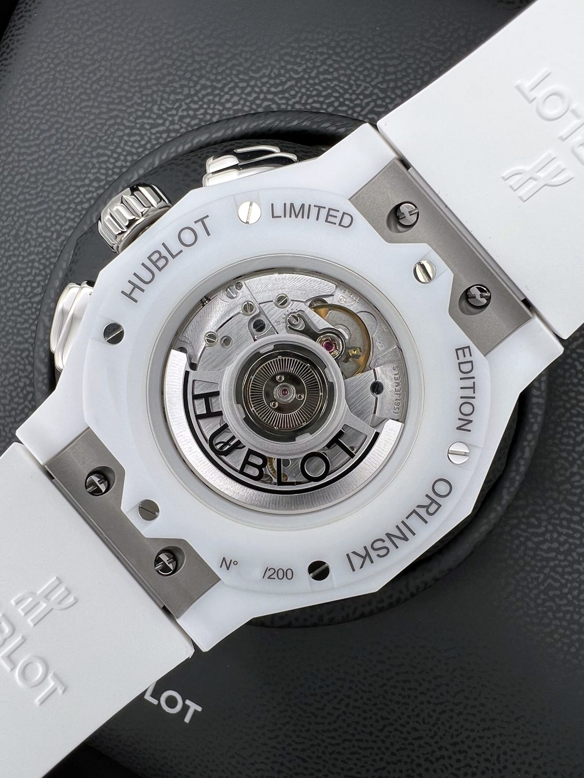 Hublot Classic Fusion Aerofusion Chronograph Orlinski White Ceramic 45 mm 525.HI.0170.RW.ORL21