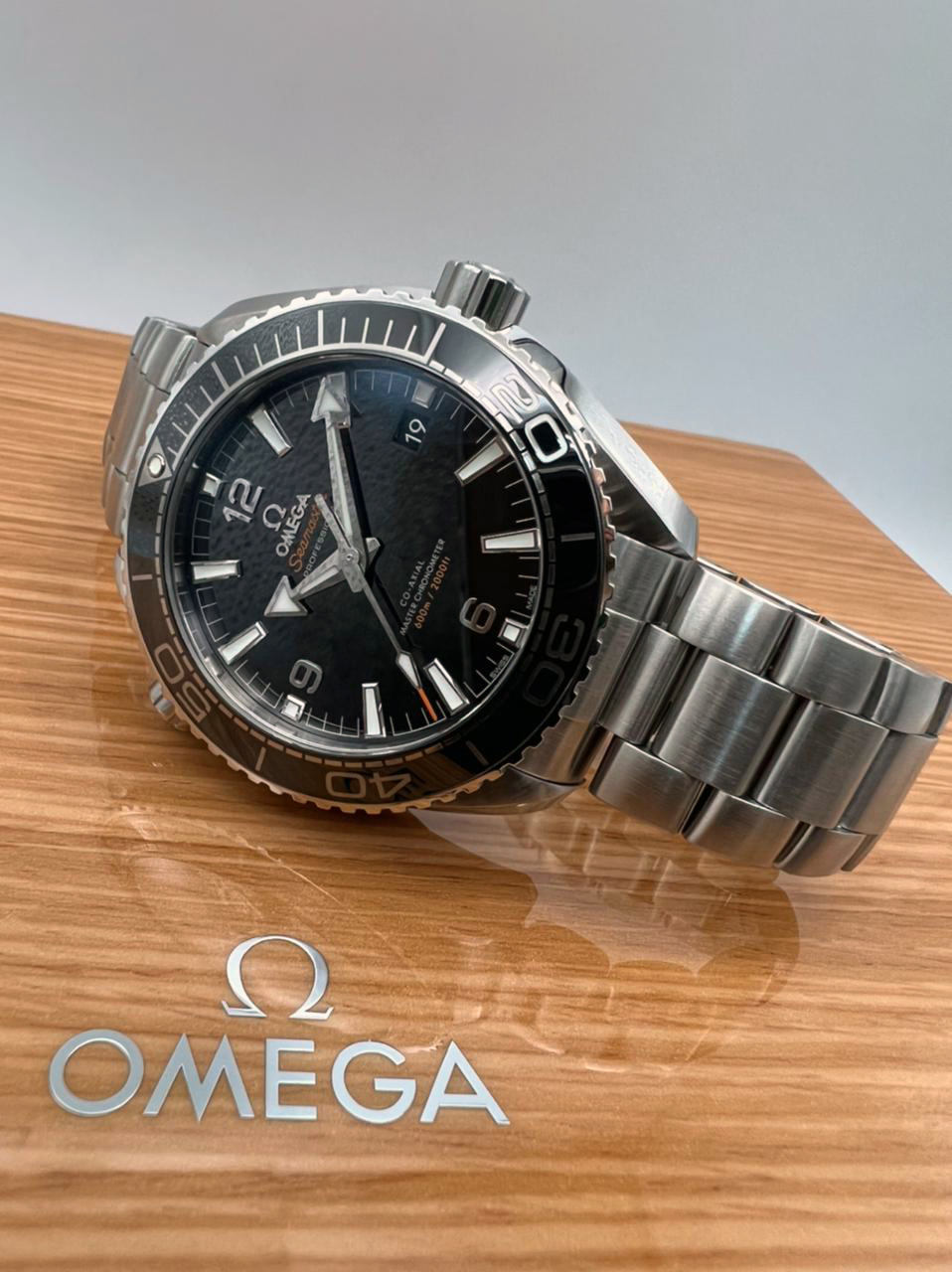 Omega Seamaster Planet Ocean 600m Co-Axial Master Chronometer 43.5 mm 215.30.44.21.01.001